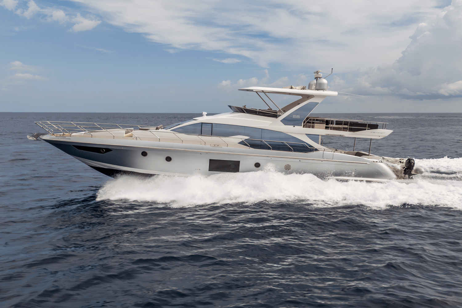 Slide: The Image of Azimut 66 FLY 2019 - 12