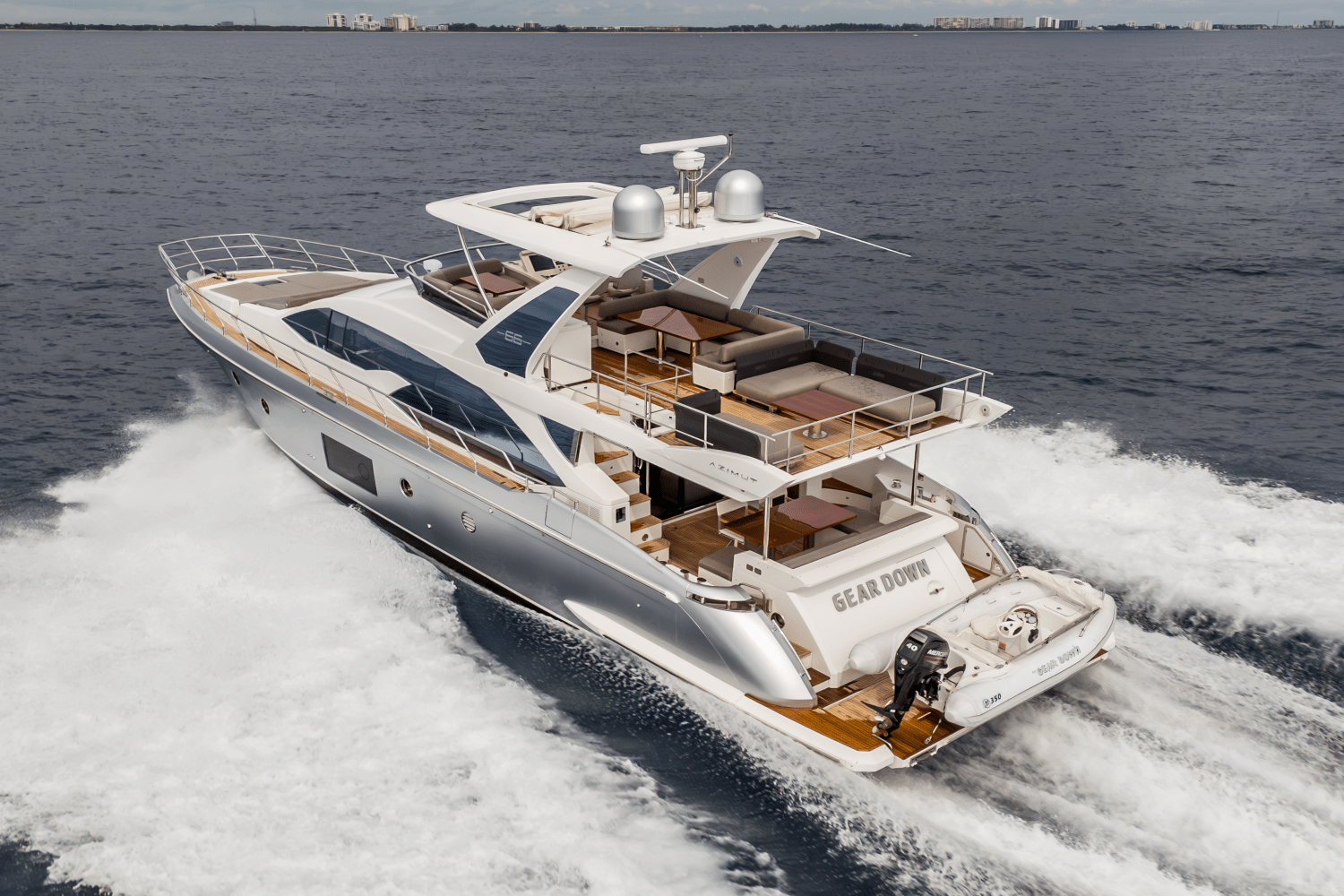 Slide: The Image of Azimut 66 FLY 2019 - 13