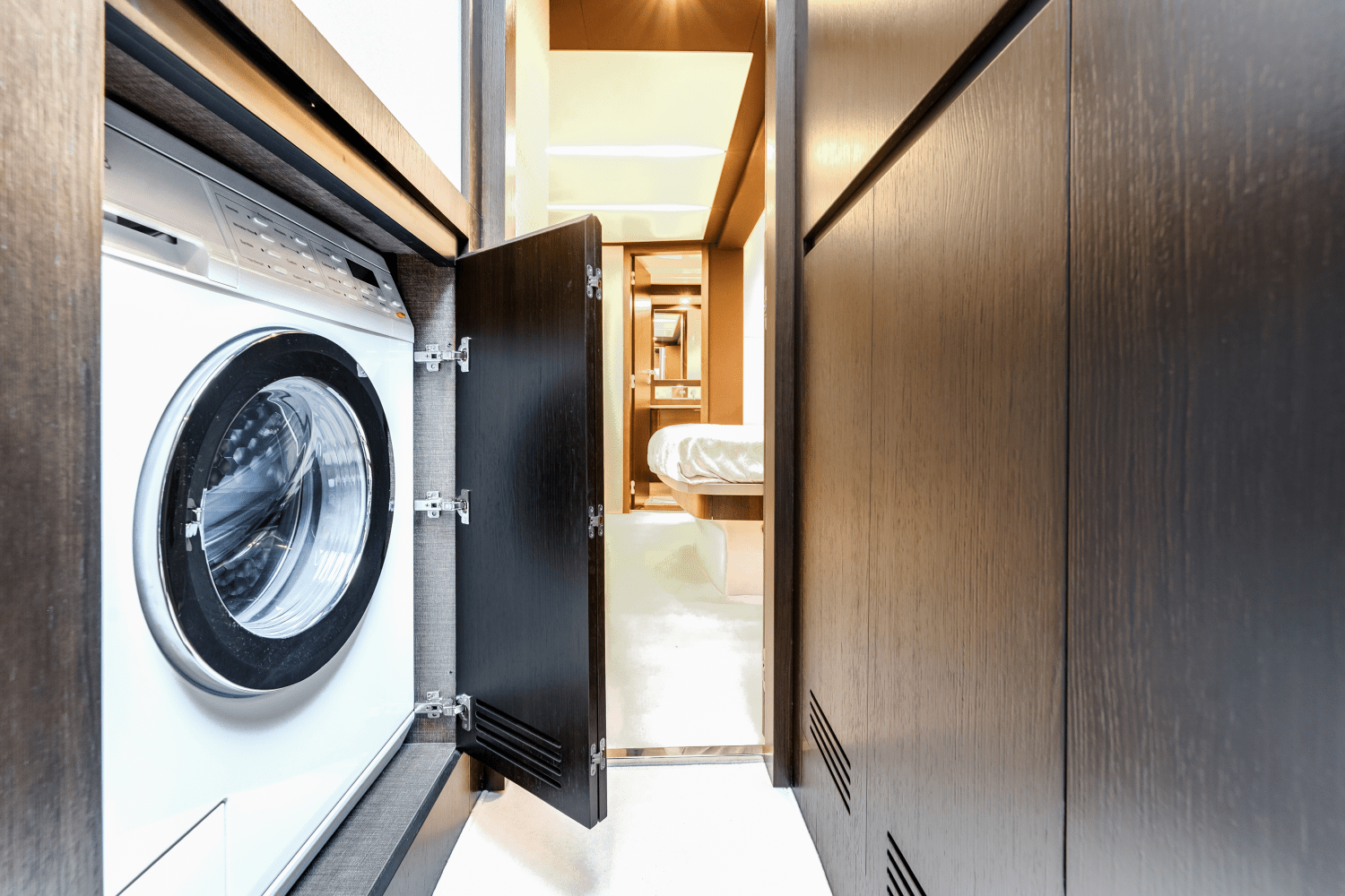 Slide: The Image of Azimut 66 FLY 2019 - 28