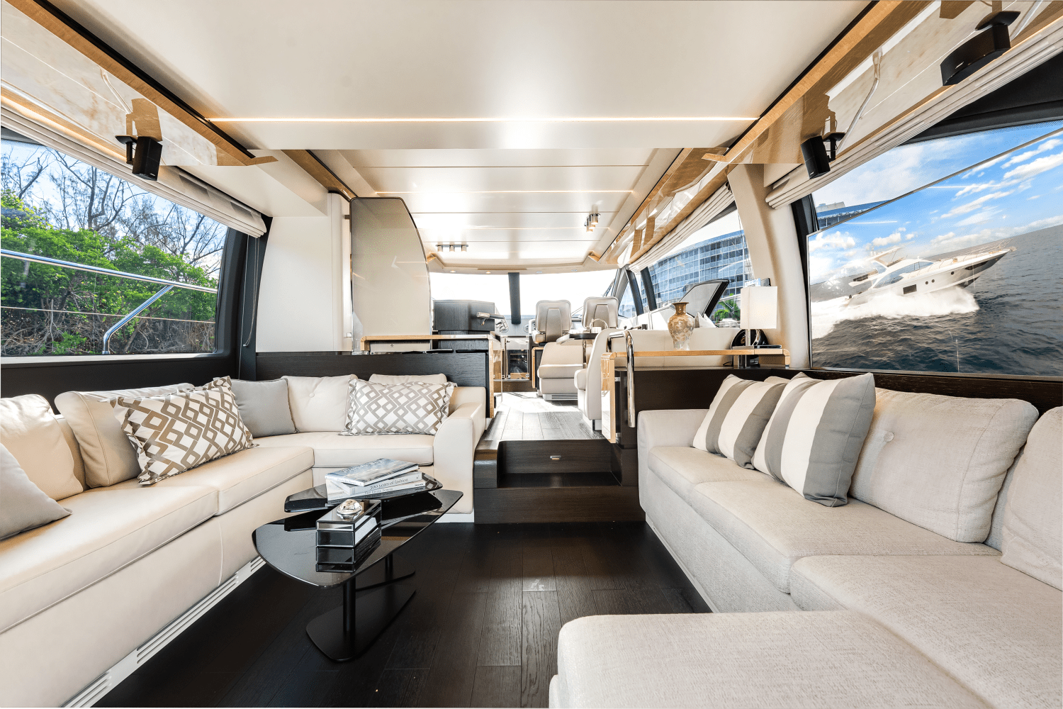 Slide: The Image of Azimut 66 FLY 2019 - 29