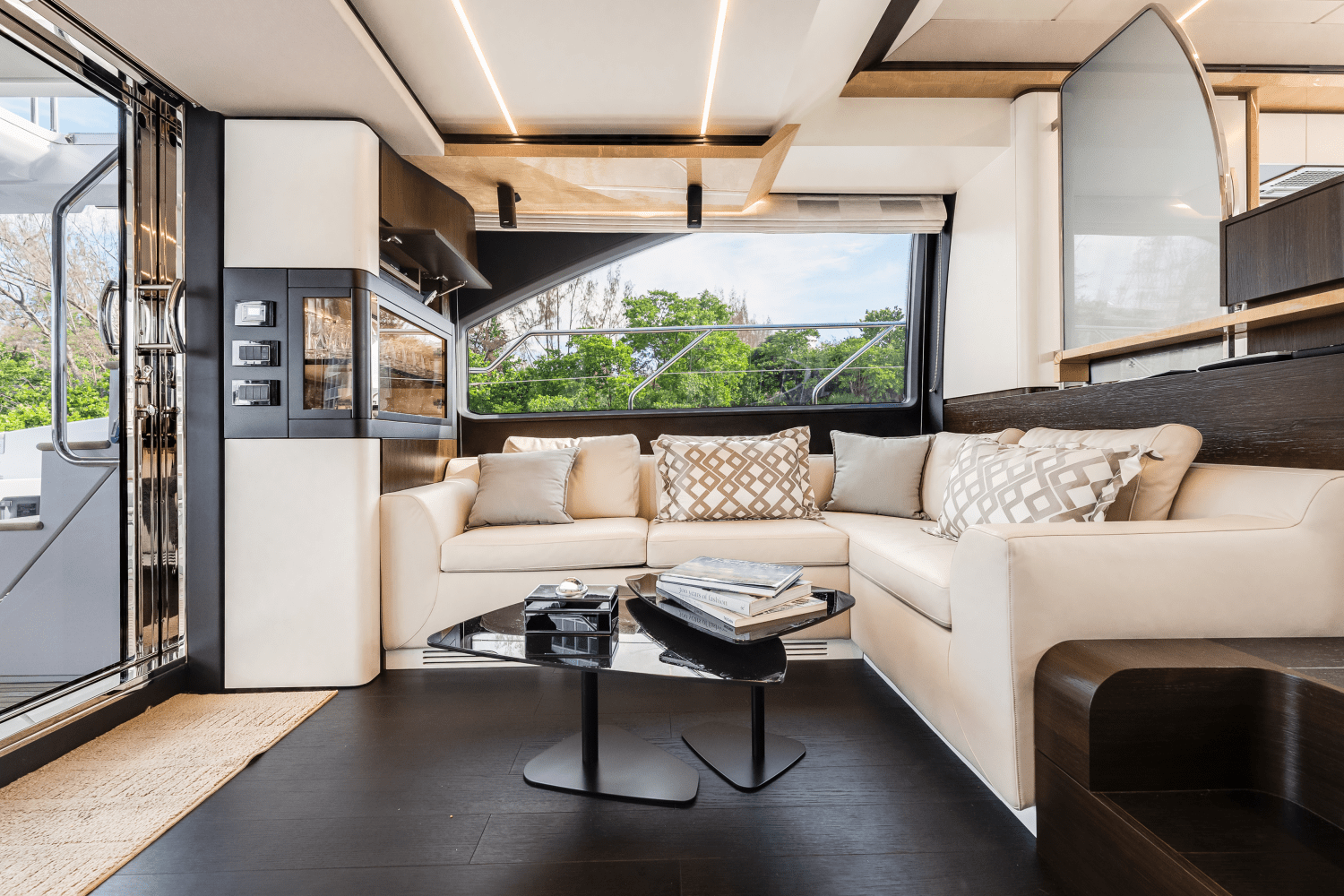 Slide: The Image of Azimut 66 FLY 2019 - 30