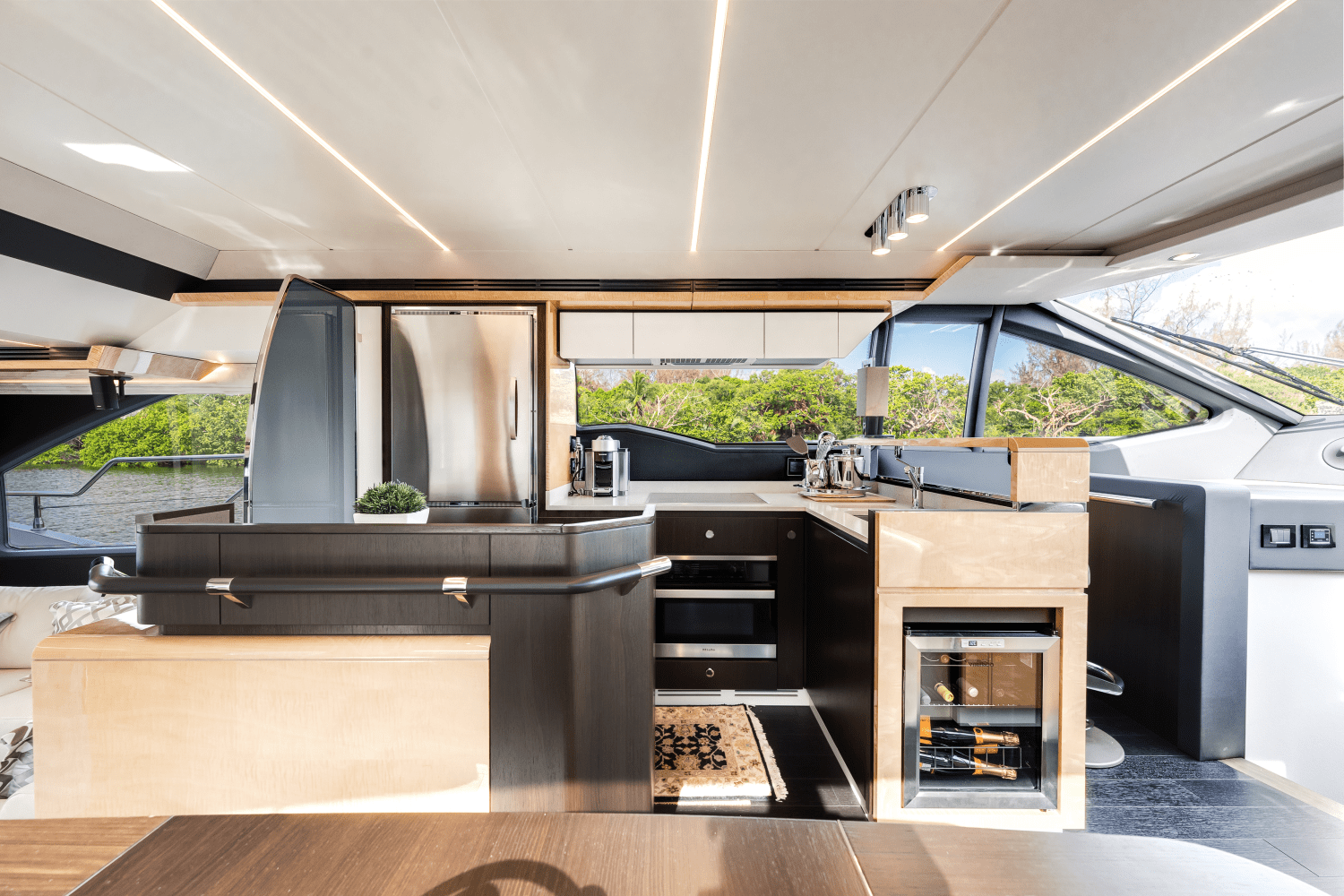 Slide: The Image of Azimut 66 FLY 2019 - 36