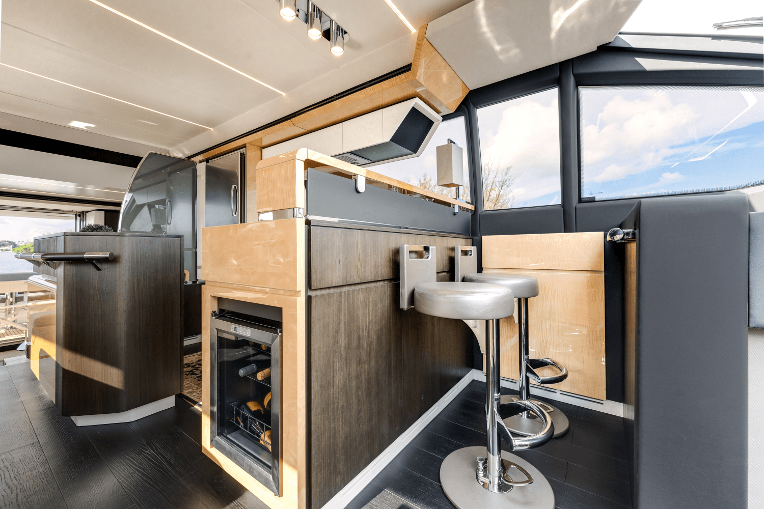 Slide: The Image of Azimut 66 FLY 2019 - 38