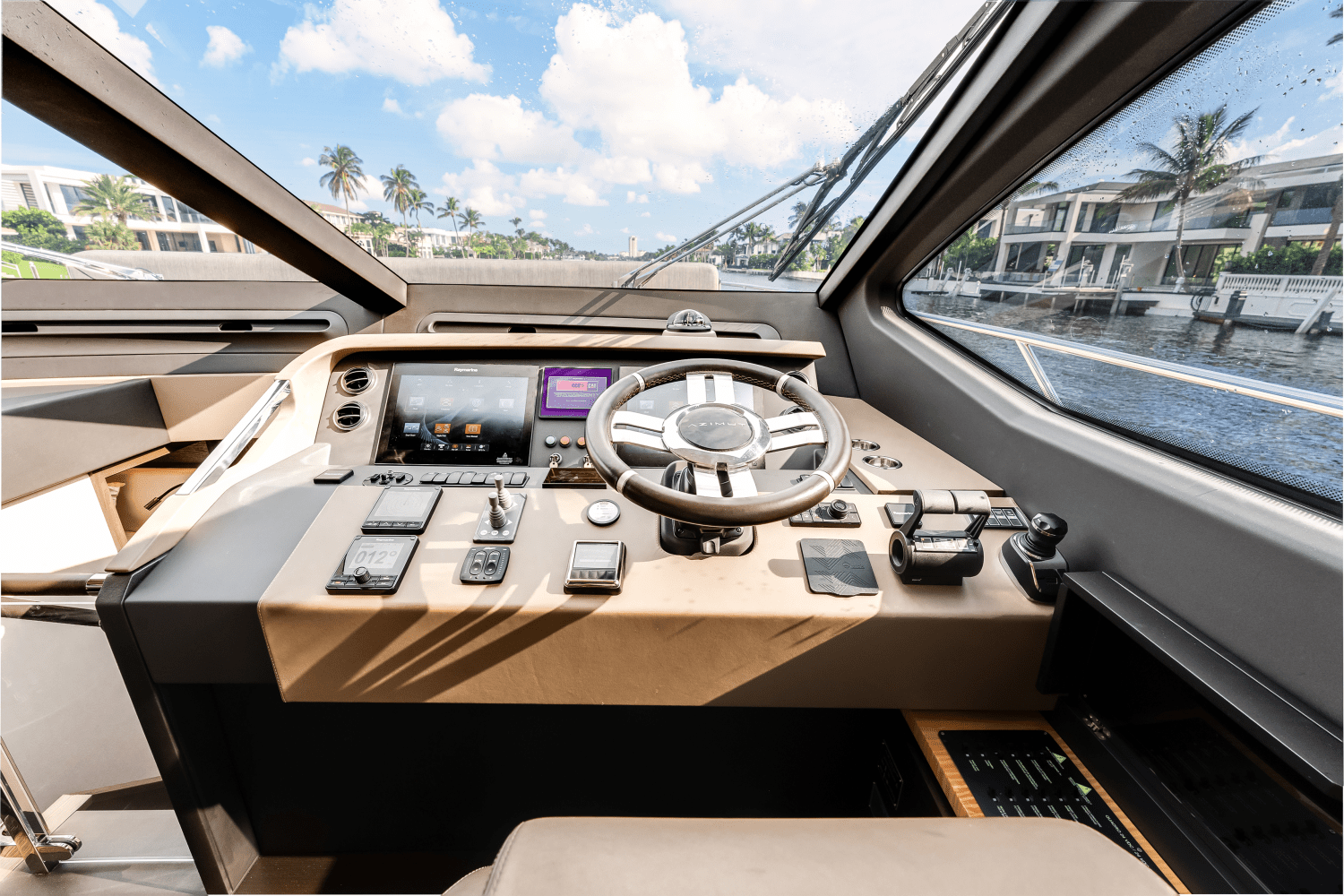 Slide: The Image of Azimut 66 FLY 2019 - 40