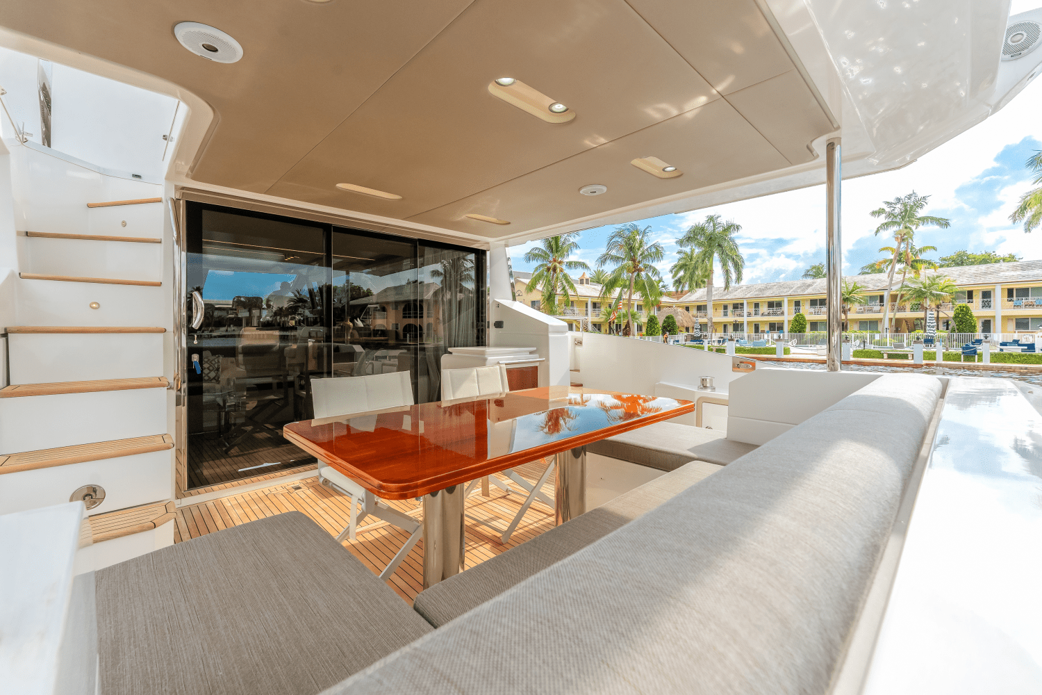 Slide: The Image of Azimut 66 FLY 2019 - 44
