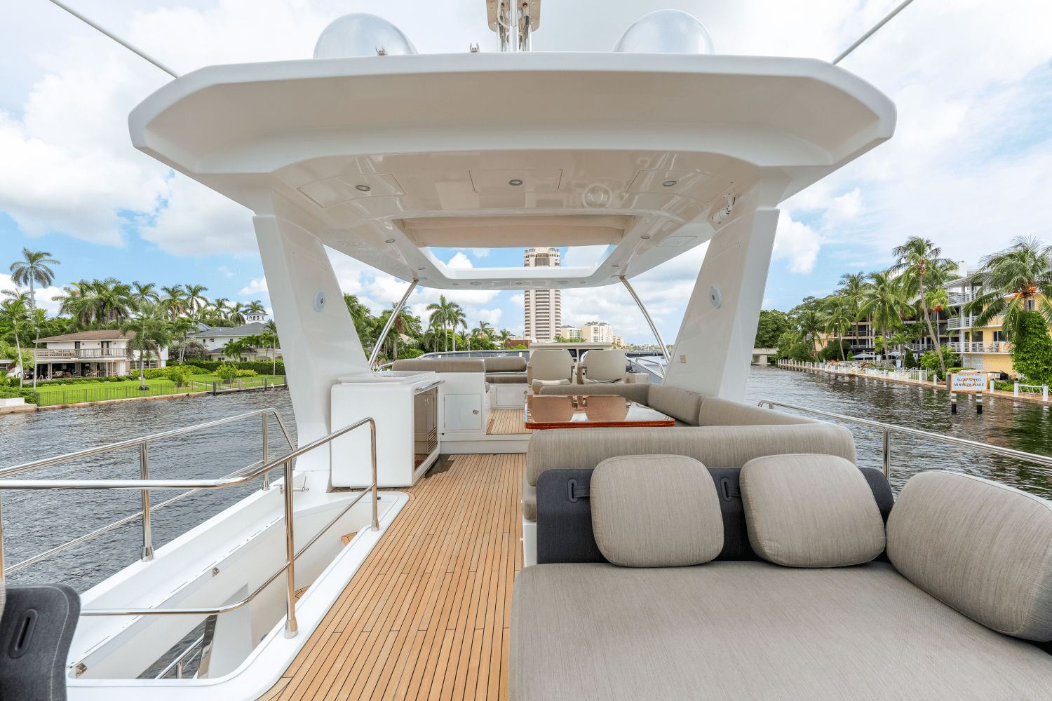 Slide: The Image of Azimut 66 FLY 2019 - 47