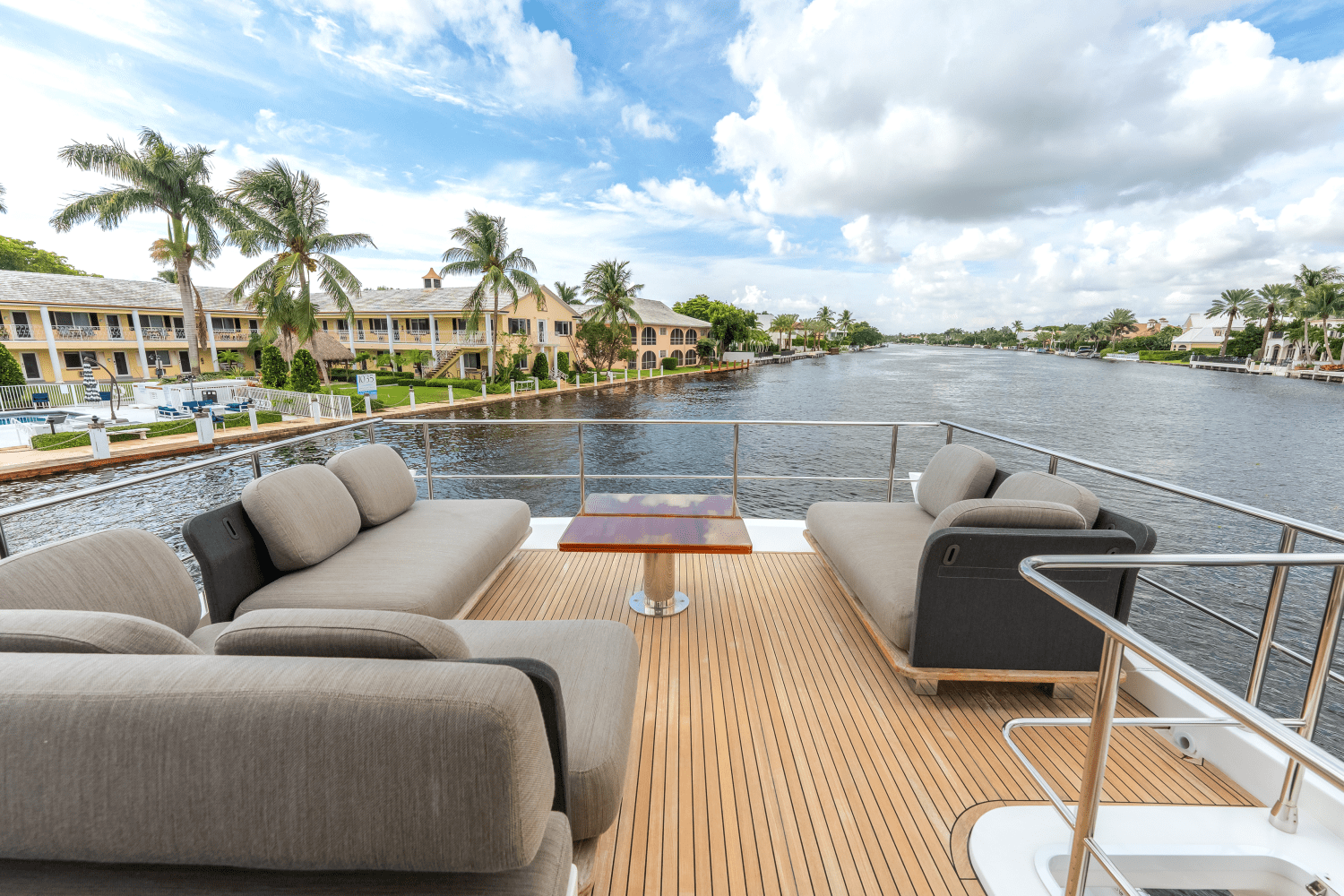 Slide: The Image of Azimut 66 FLY 2019 - 48