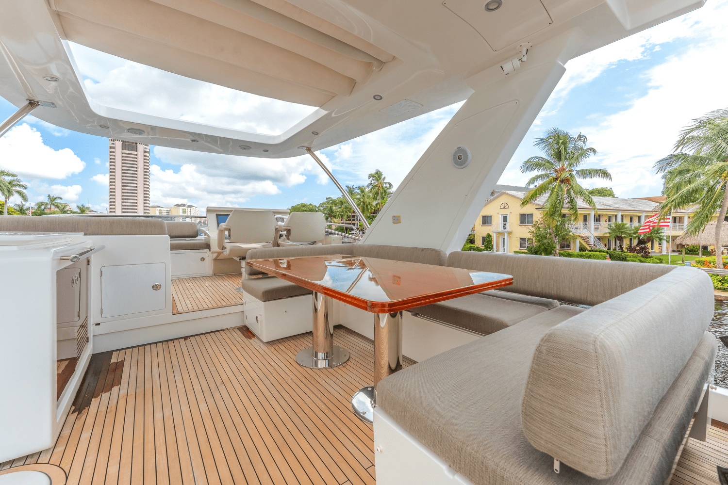 Slide: The Image of Azimut 66 FLY 2019 - 49