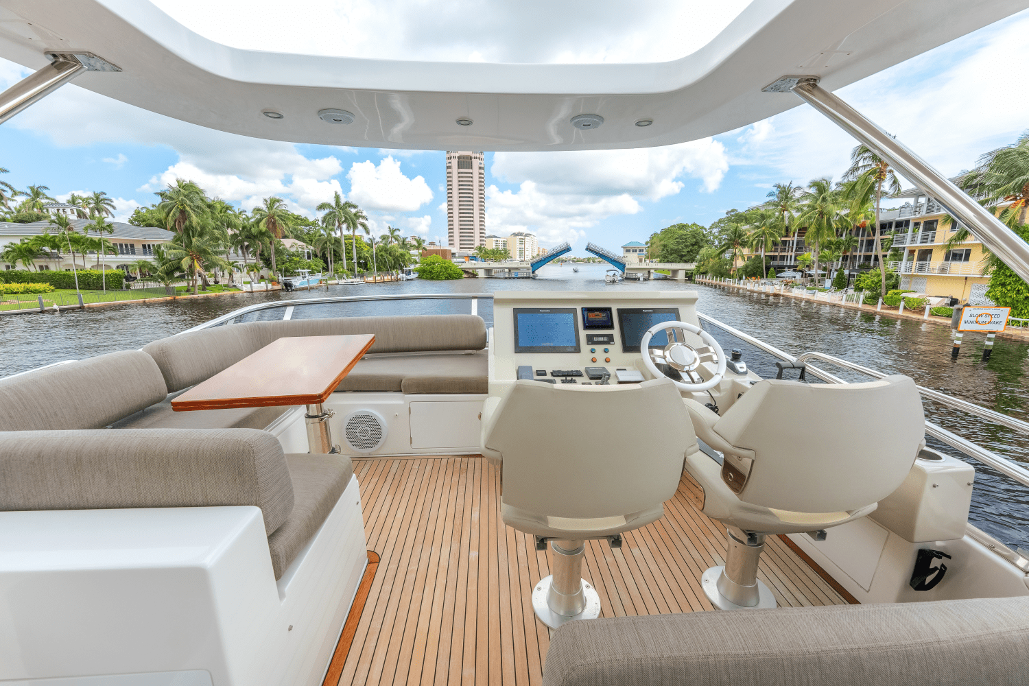 Slide: The Image of Azimut 66 FLY 2019 - 51