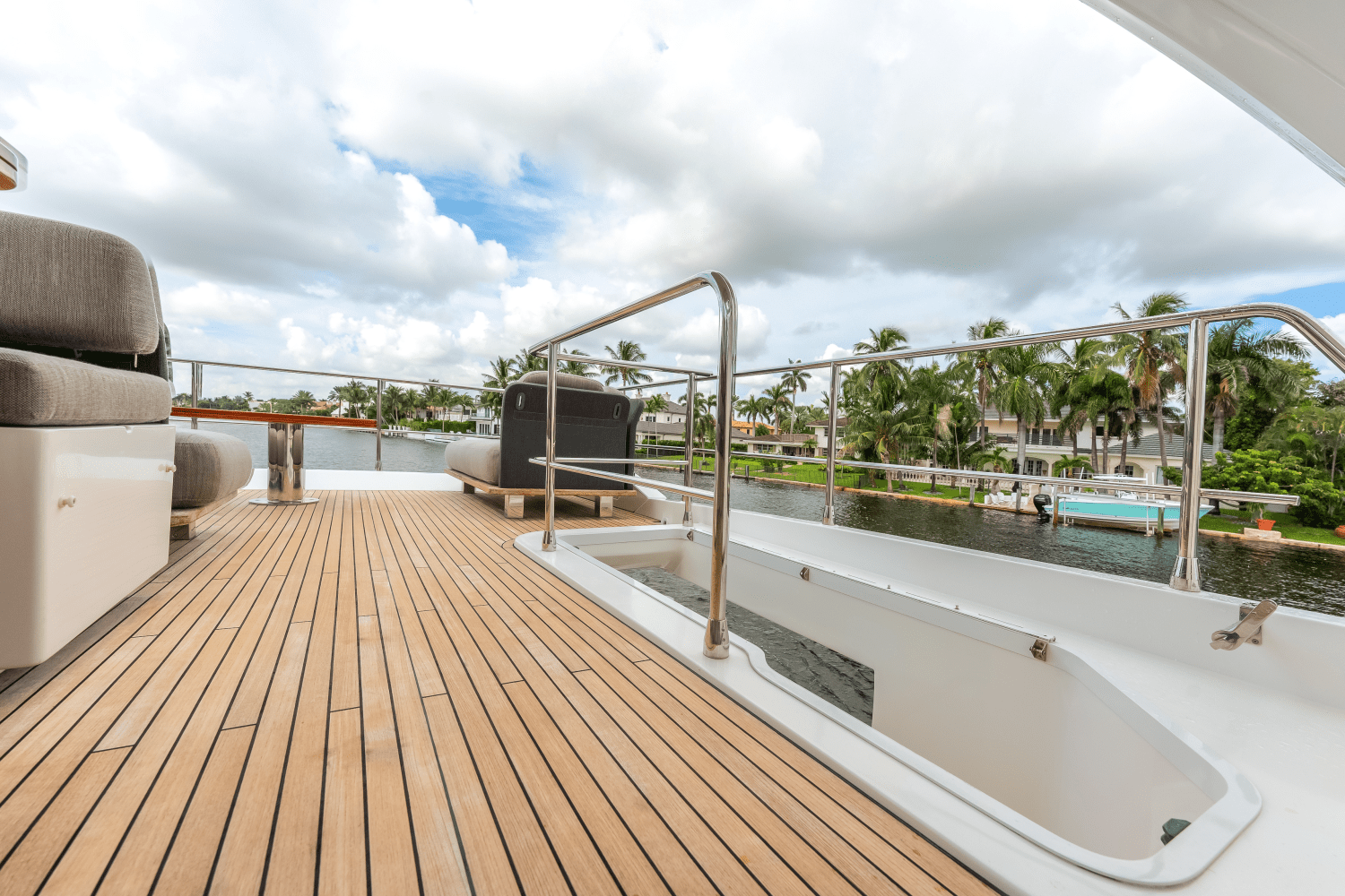 Slide: The Image of Azimut 66 FLY 2019 - 53