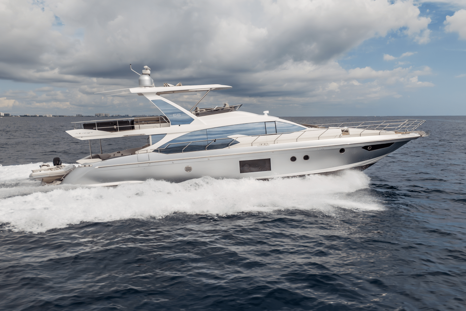 Slide: The Image of Azimut 66 FLY 2019 - 7