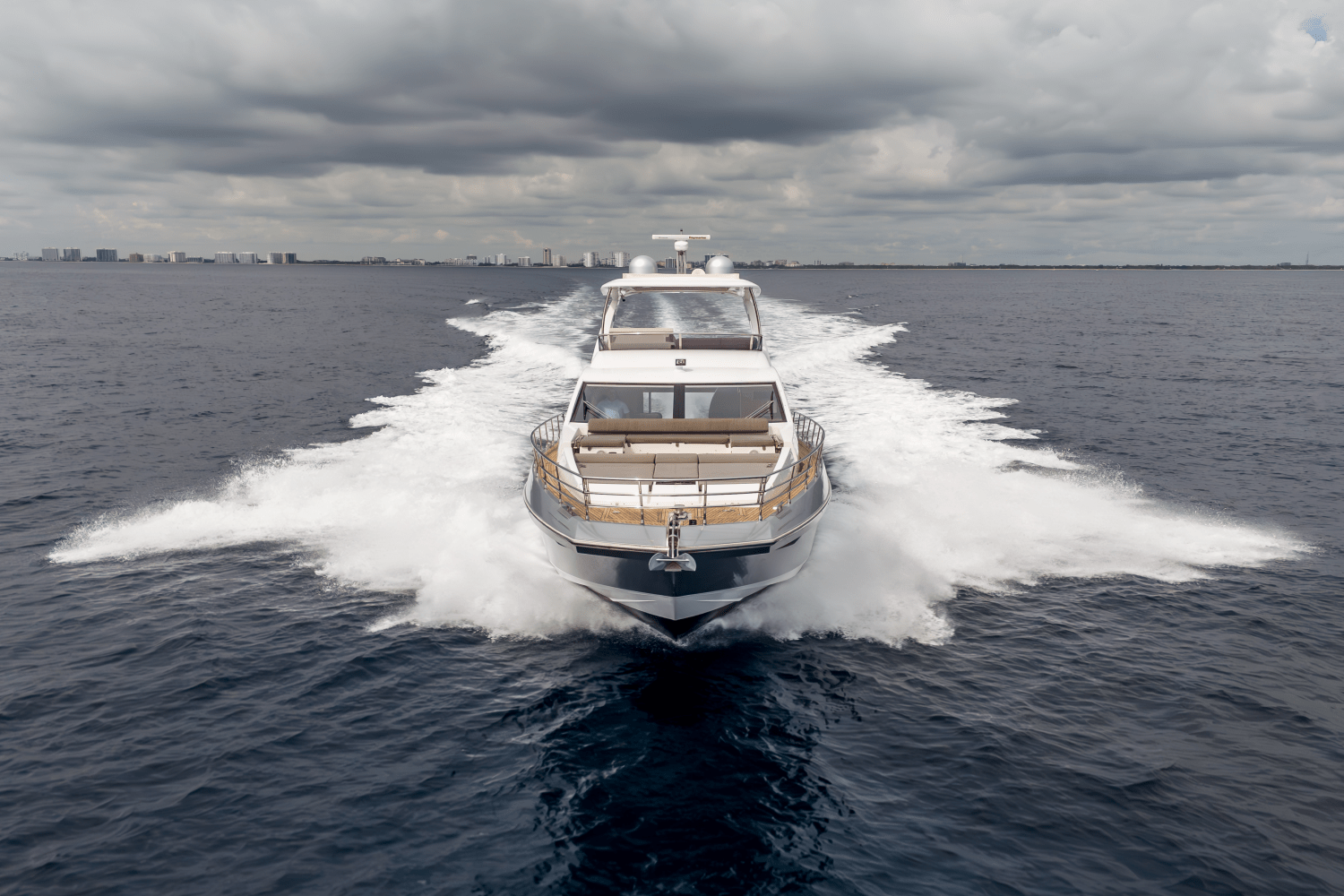 Slide: The Image of Azimut 66 FLY 2019 - 9