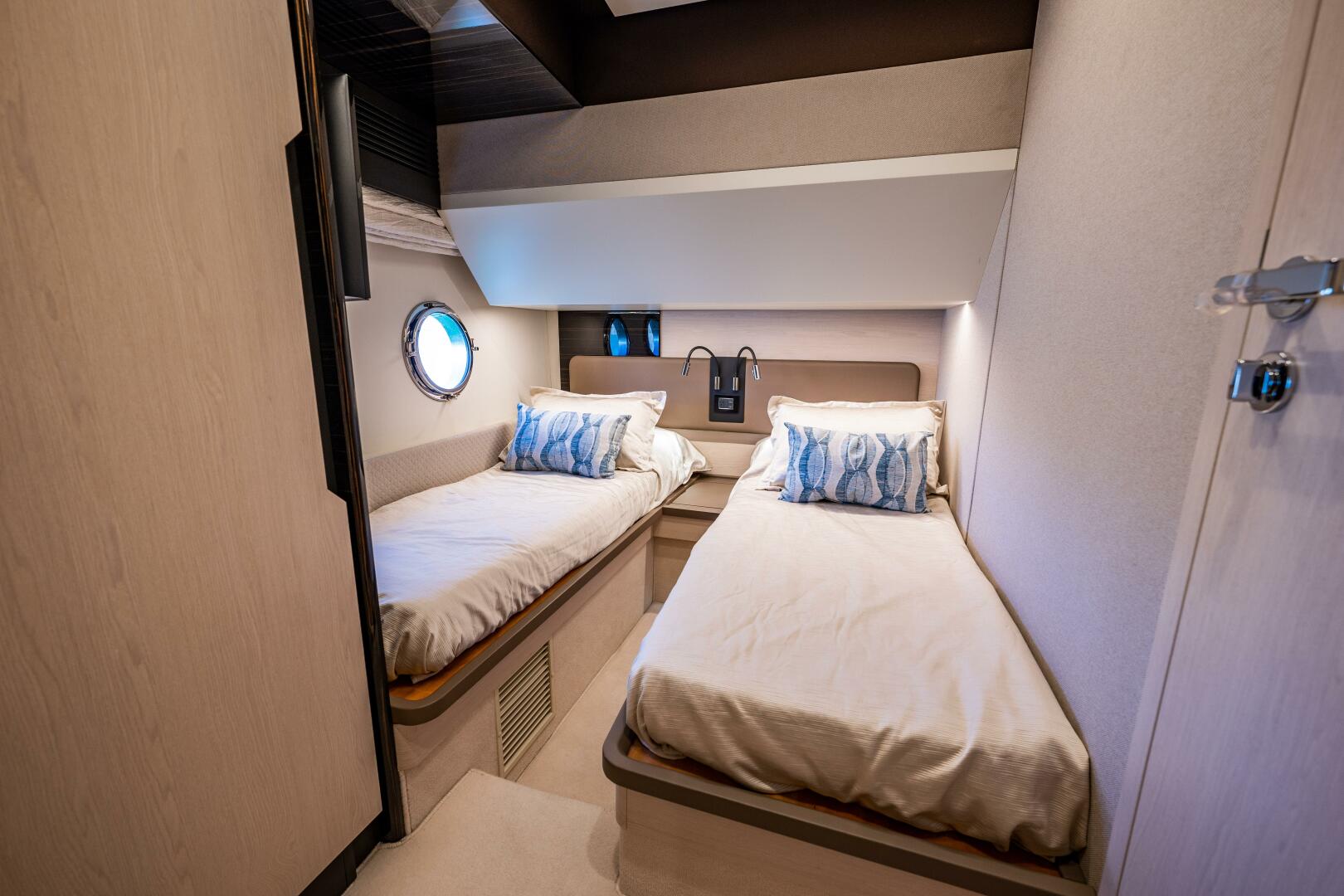 Slide: The Image of Azimut 66 Flybridge 2017 - 5116606