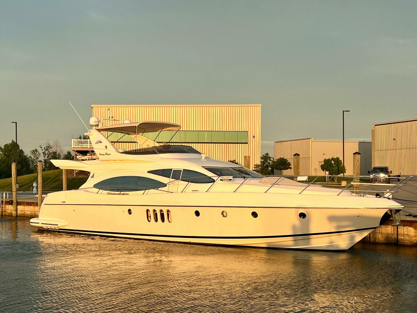 Slide: The Image of Azimut 68 Plus 2002 - 4813137