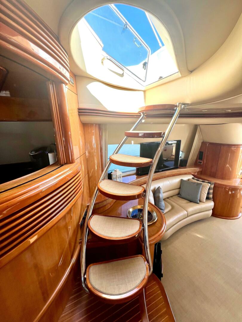 Slide: The Image of Azimut 68 Plus 2002 - 4813160