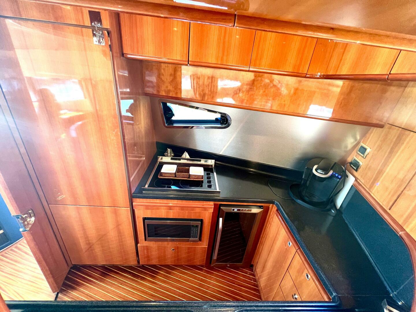Slide: The Image of Azimut 68 Plus 2002 - 4813163