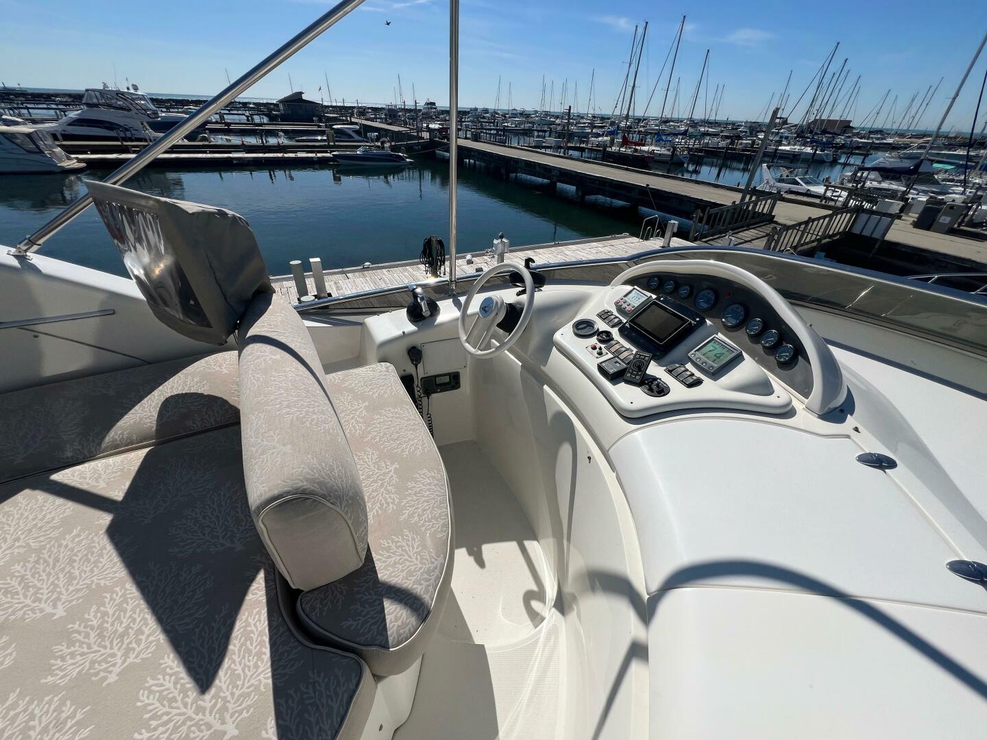 Slide: The Image of Azimut 68 Plus 2002 - 4813169
