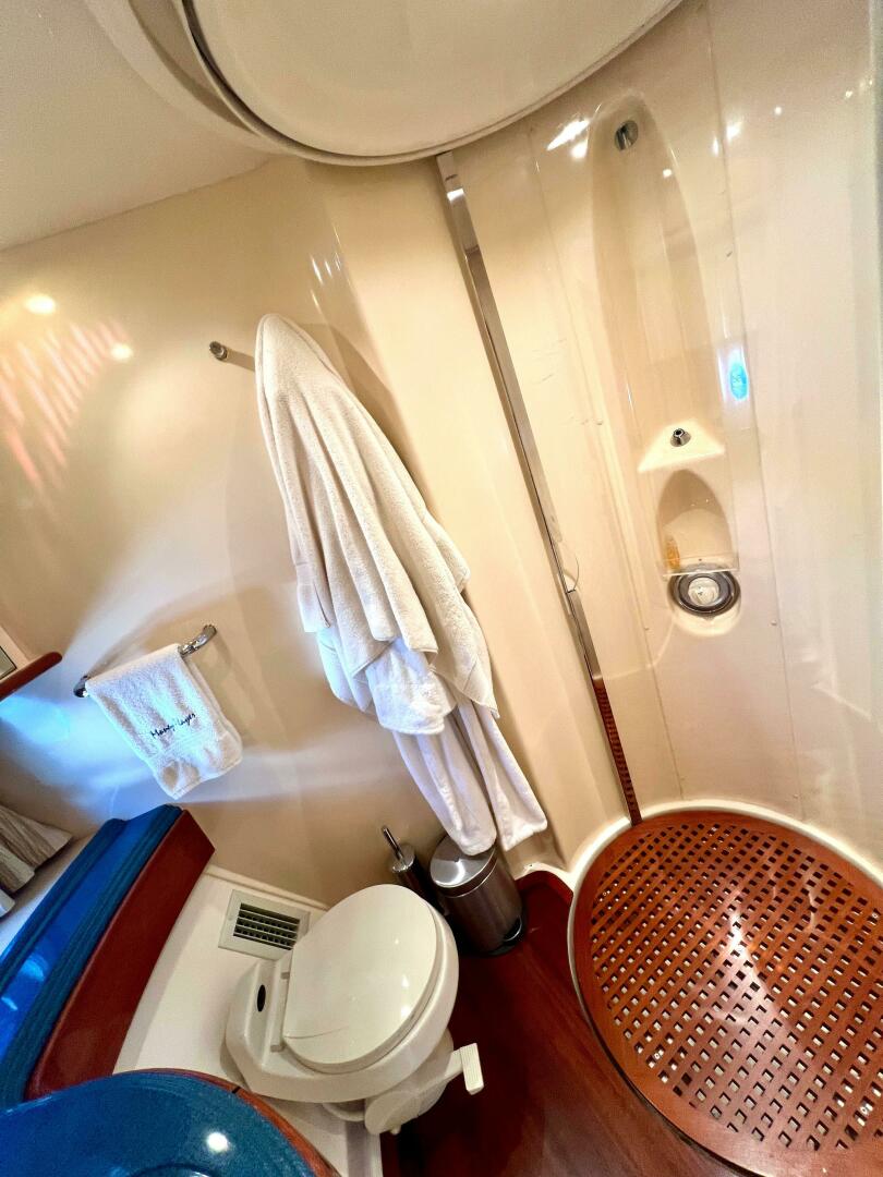 Slide: The Image of Azimut 68 Plus 2002 - 4813185