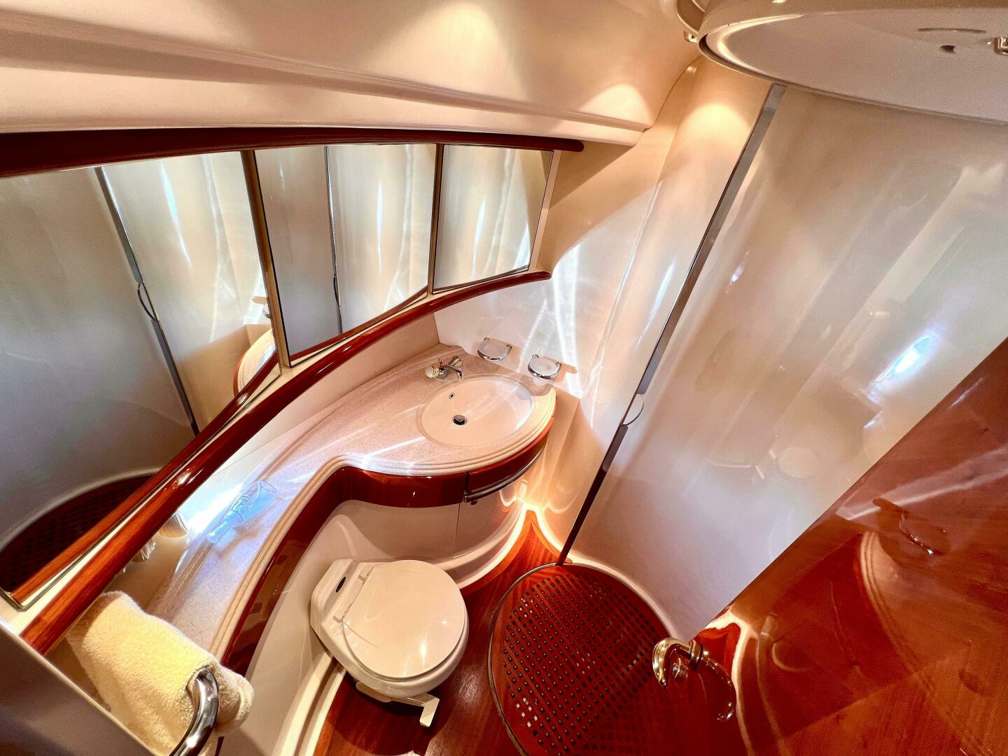 Slide: The Image of Azimut 68 Plus 2002 - 4813188