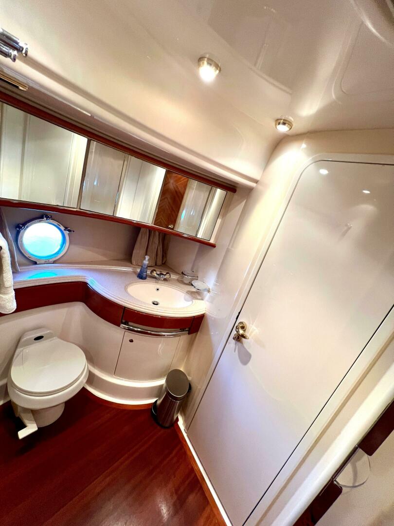 Slide: The Image of Azimut 68 Plus 2002 - 4813192