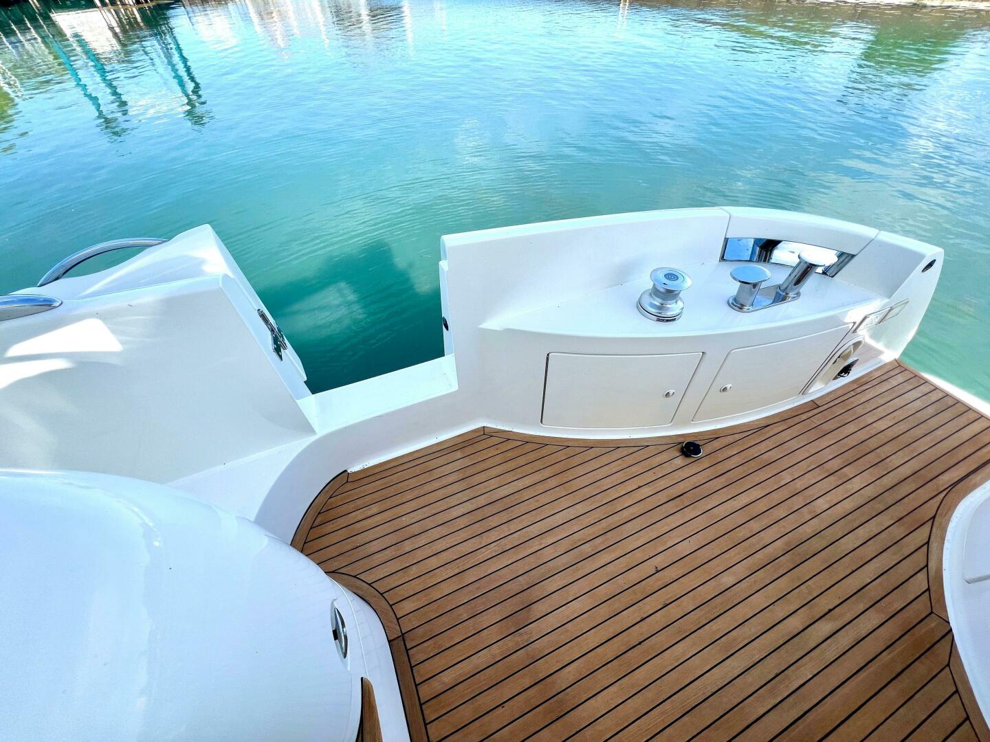 Slide: The Image of Azimut 68 Plus 2002 - 4813196
