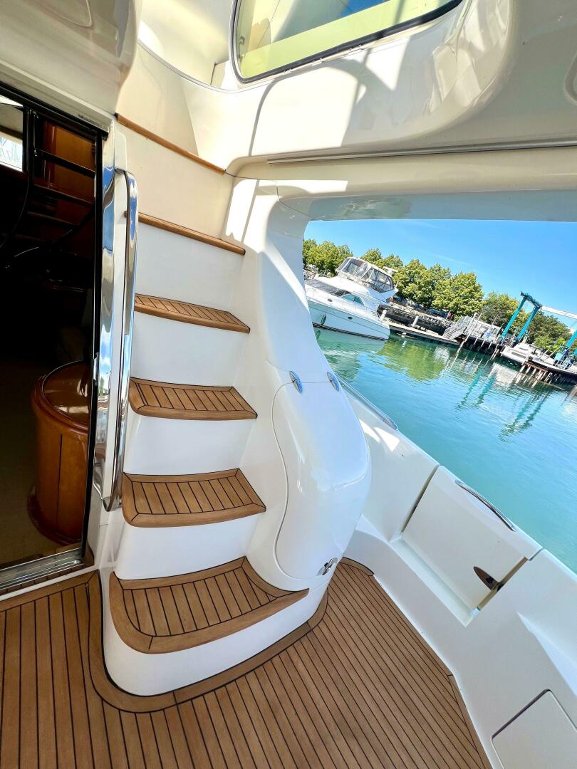 Slide: The Image of Azimut 68 Plus 2002 - 4813197