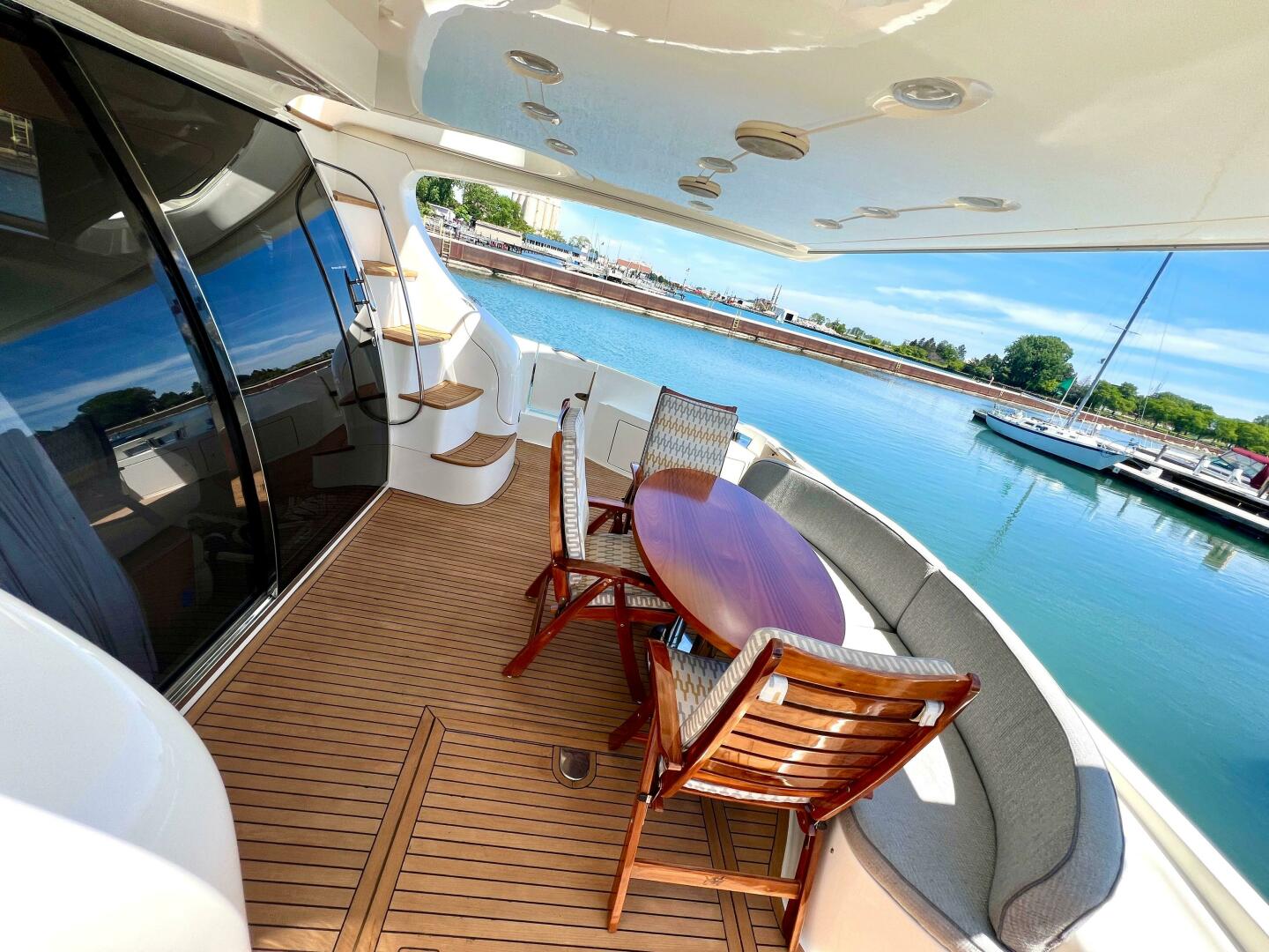 Slide: The Image of Azimut 68 Plus 2002 - 4813211