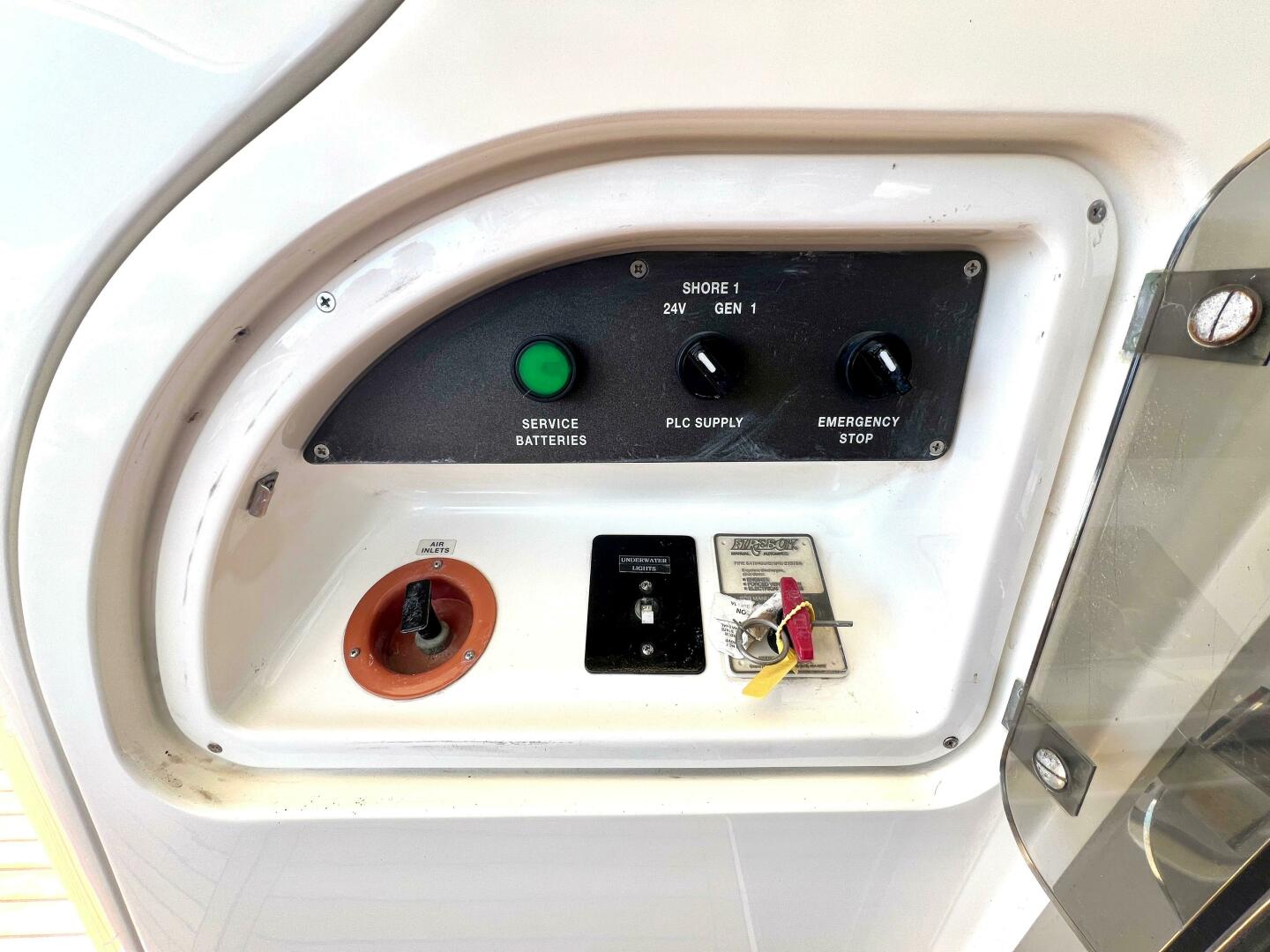 Slide: The Image of Azimut 68 Plus 2002 - 4813214