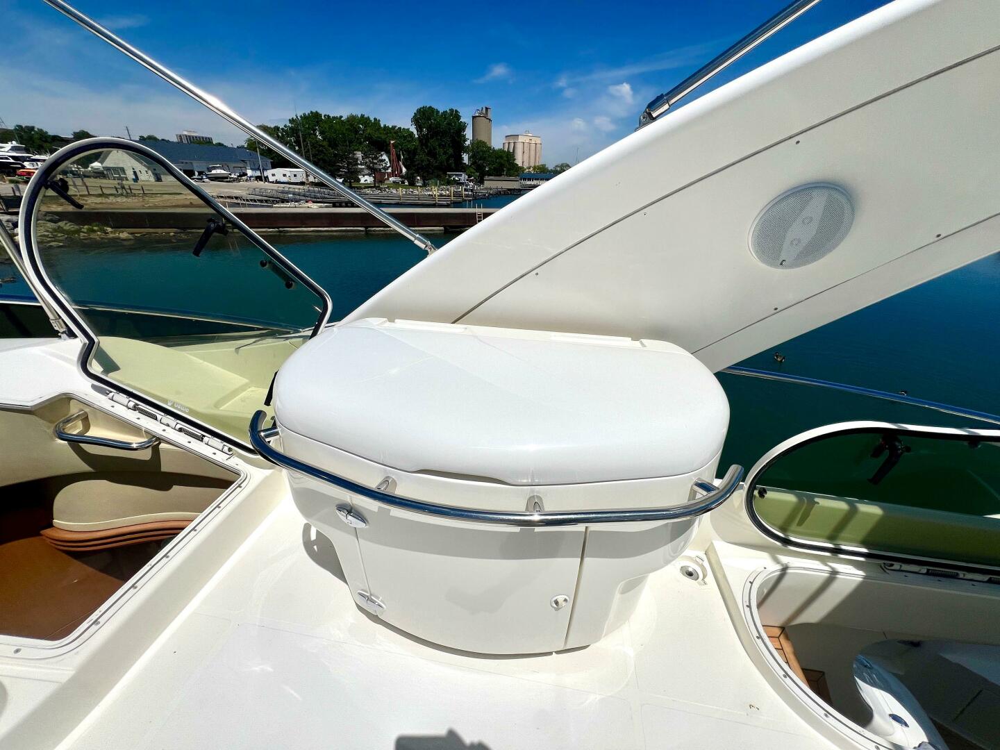 Slide: The Image of Azimut 68 Plus 2002 - 4813216