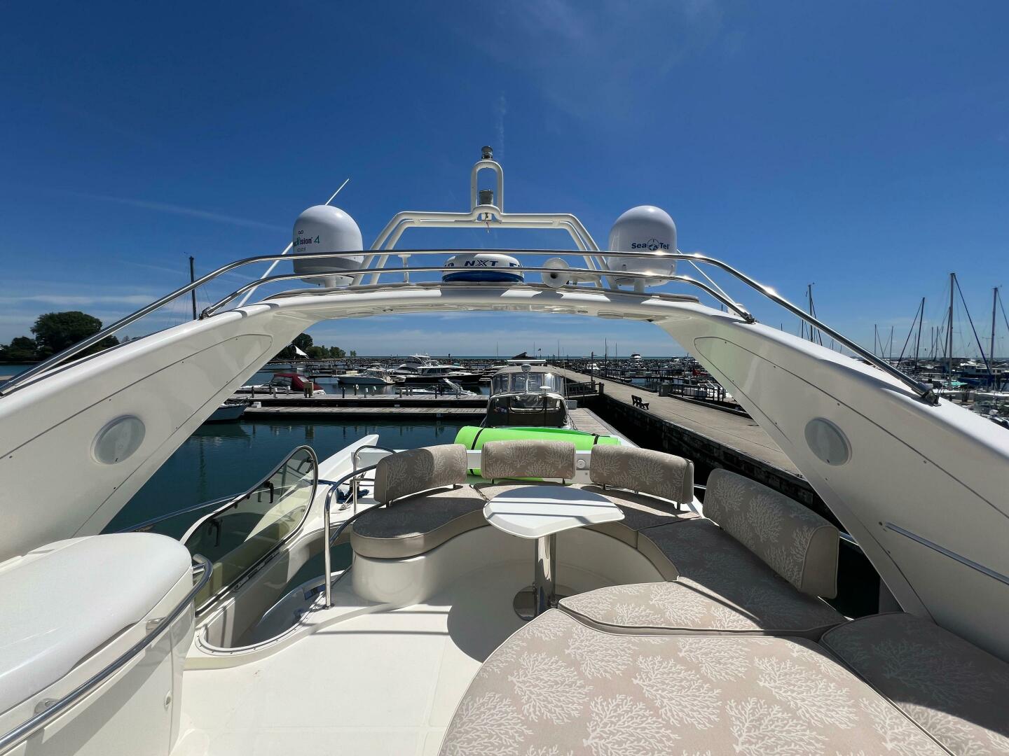 Slide: The Image of Azimut 68 Plus 2002 - 4813217