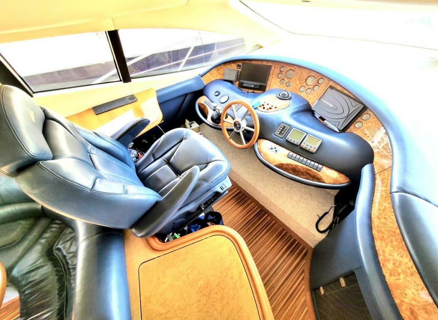 Slide: The Image of Azimut 68 Plus 2002 - 4813155