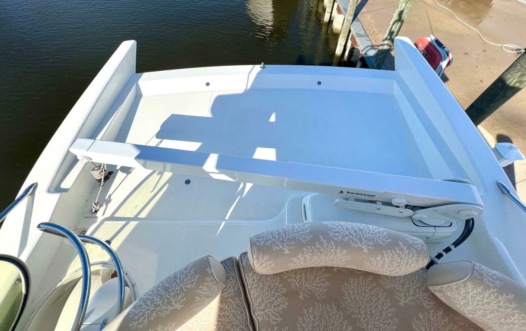 Slide: The Image of Azimut 68 Plus 2002 - 4813220