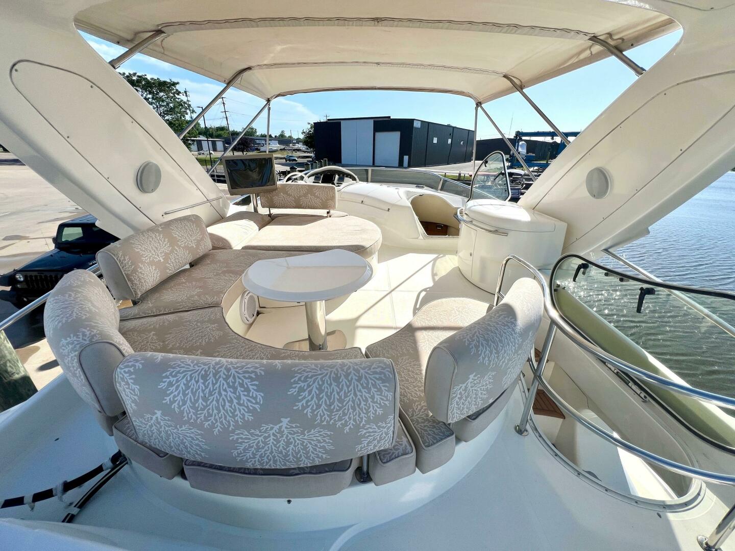 Slide: The Image of Azimut 68 Plus 2002 - 4813221