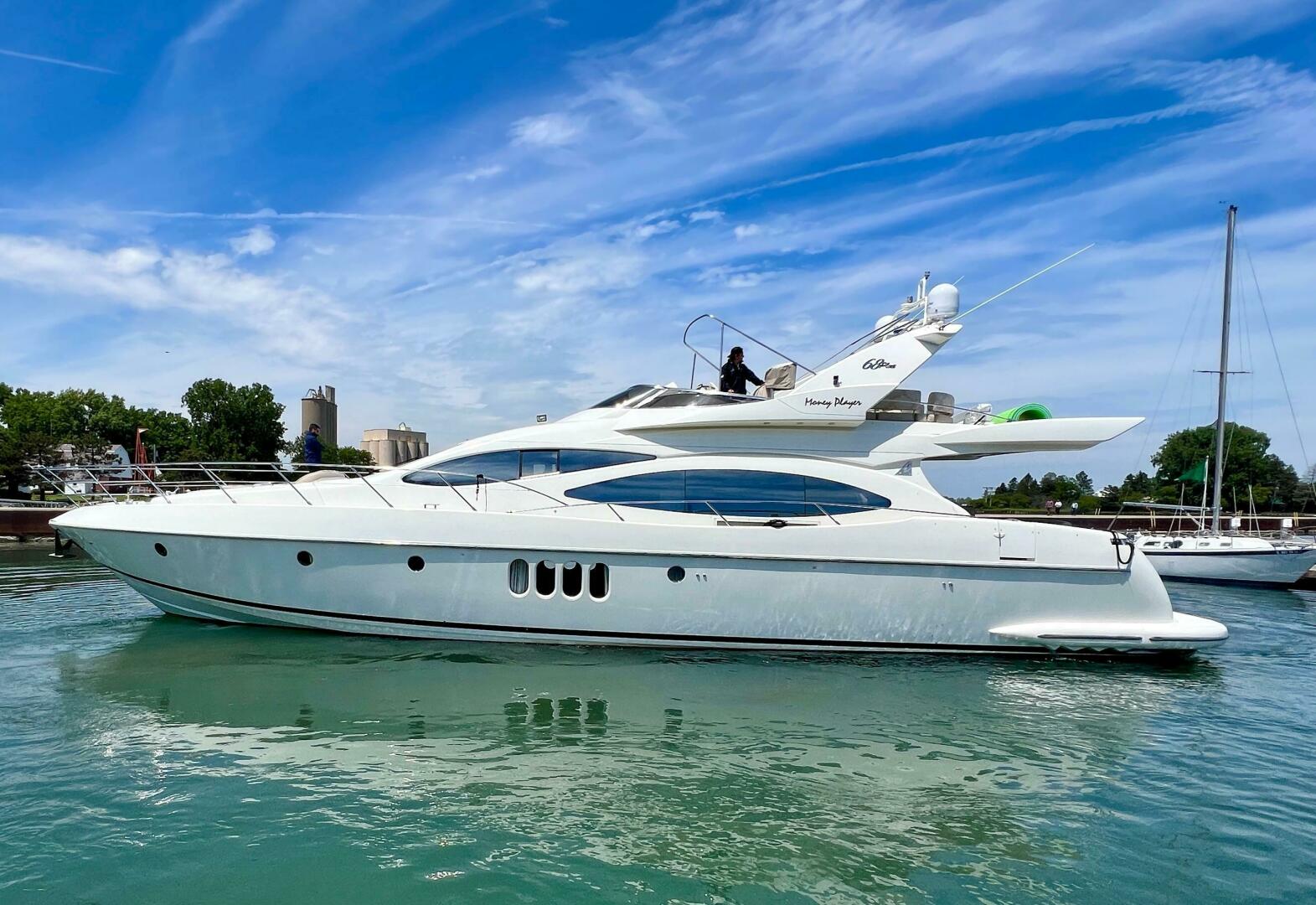 Slide: The Image of Azimut 68 Plus 2002 - 4813227