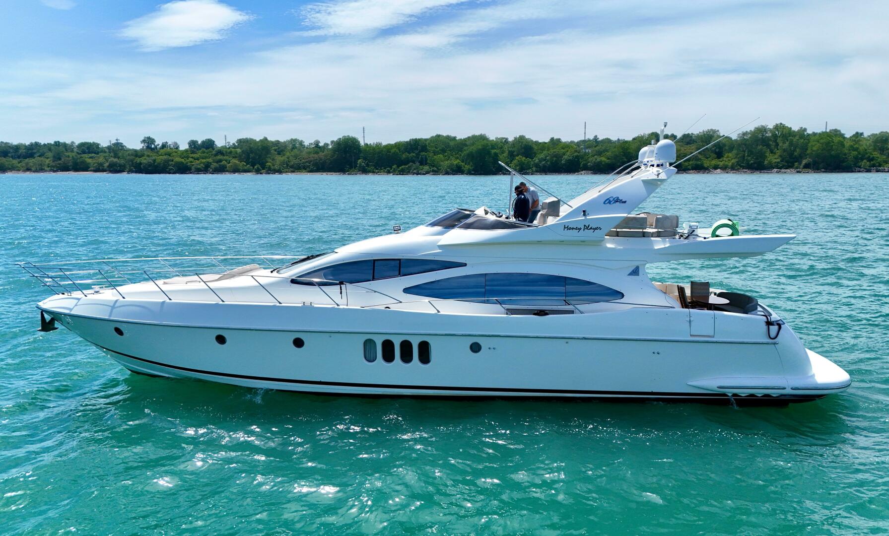 Slide: The Image of Azimut 68 Plus 2002 - 4813228