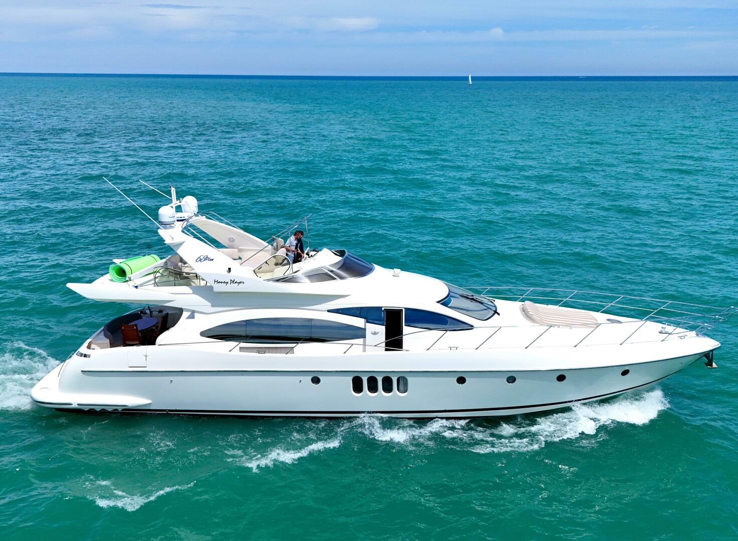 Slide: The Image of Azimut 68 Plus 2002 - 4813229