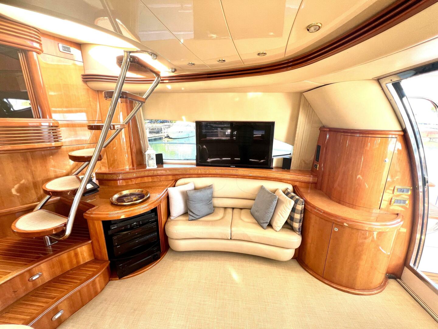 Slide: The Image of Azimut 68 Plus 2002 - 4813157