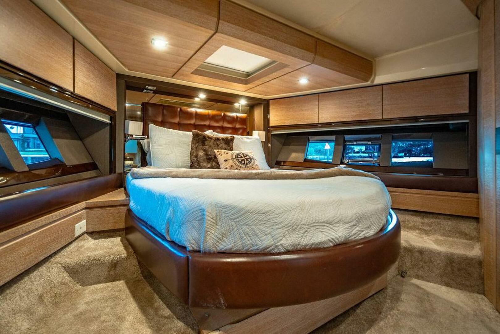 Slide: The Image of Azimut 70 Fly 2011 - 5341565