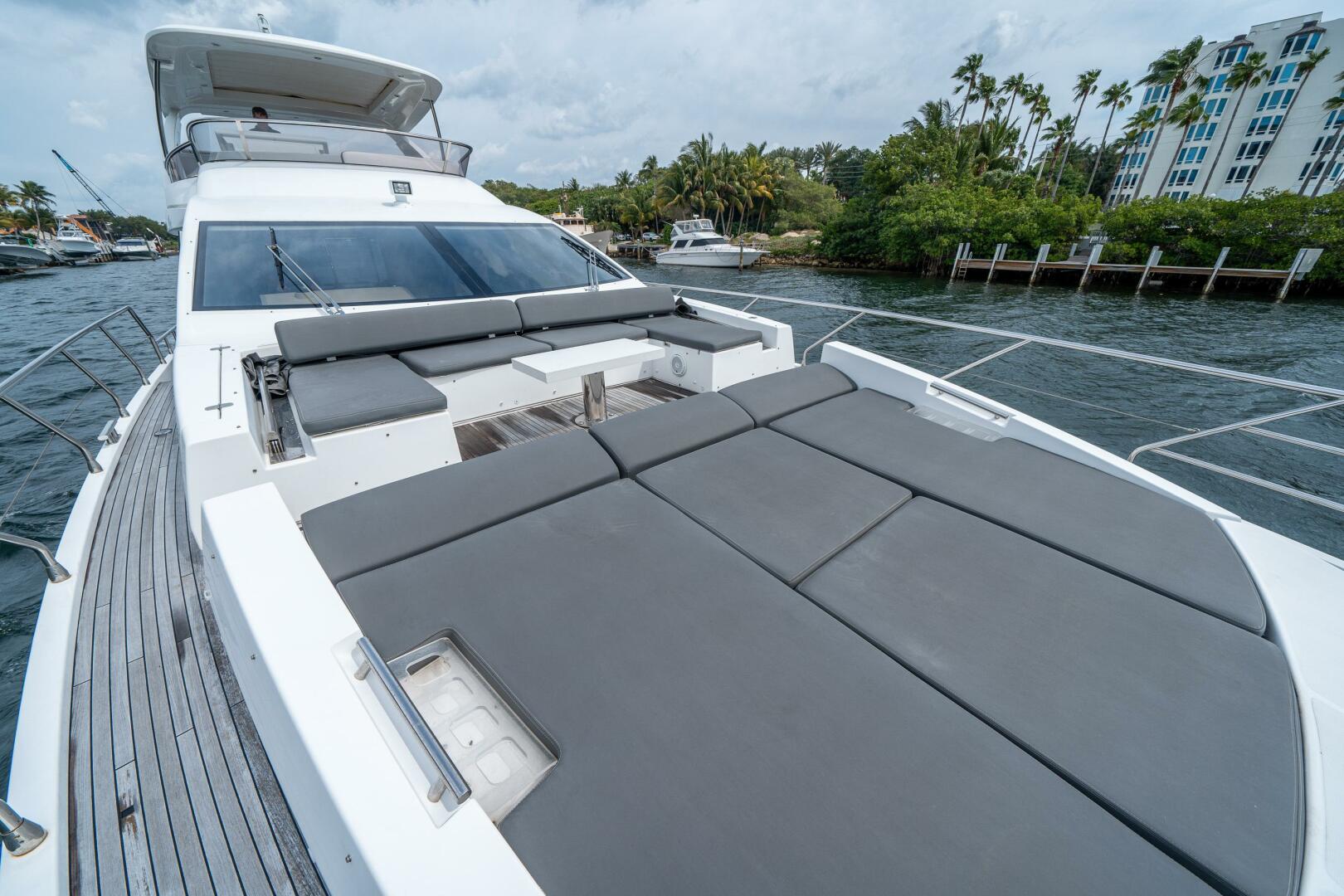 Slide: The Image of Azimut 72 Fly 2016 - 5133171