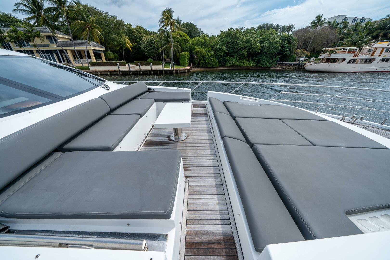 Slide: The Image of Azimut 72 Fly 2016 - 5133172