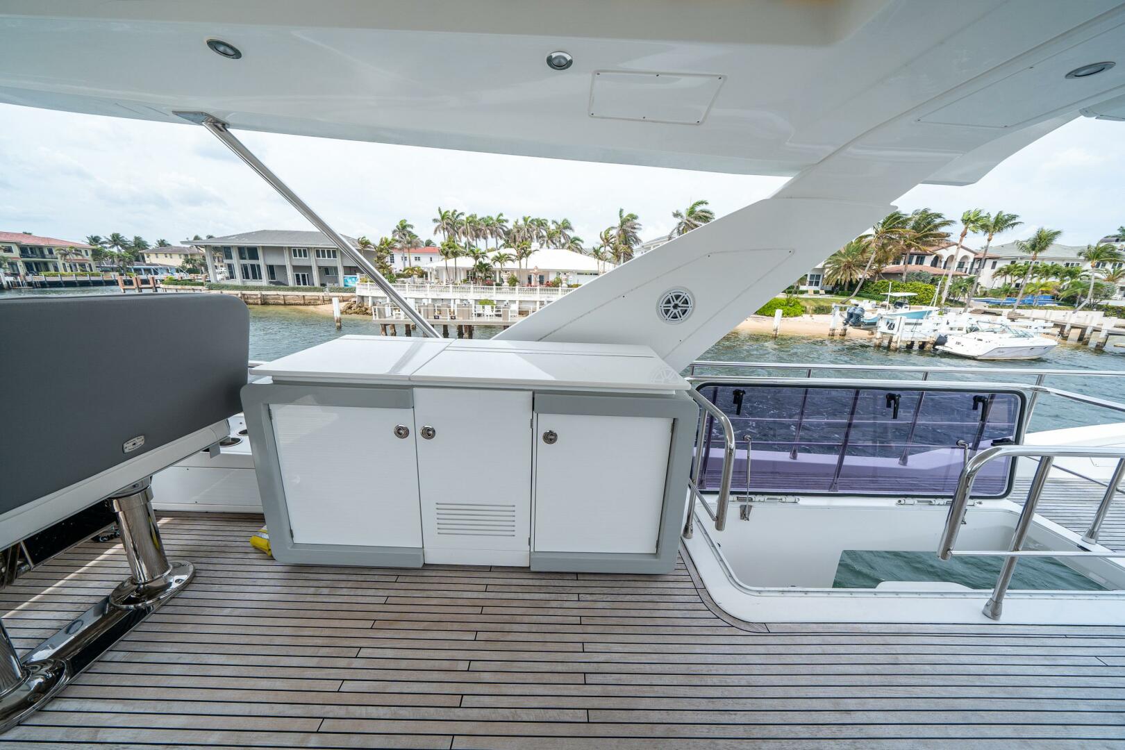 Slide: The Image of Azimut 72 Fly 2016 - 5133181