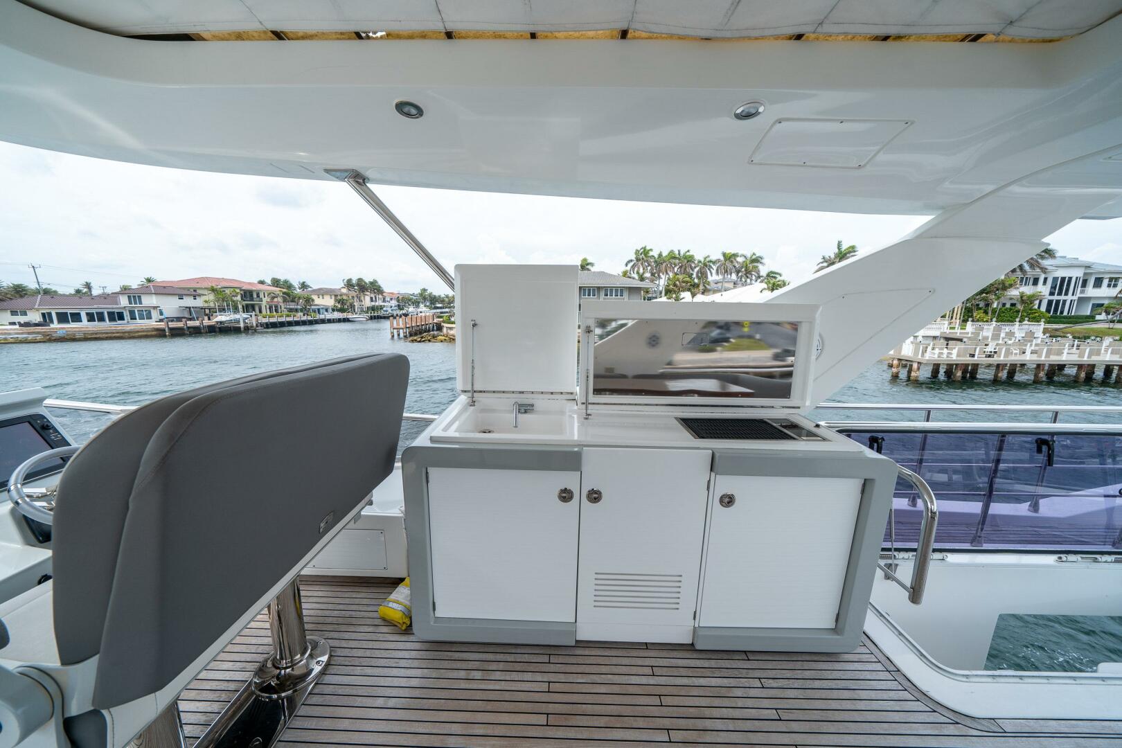 Slide: The Image of Azimut 72 Fly 2016 - 5133182