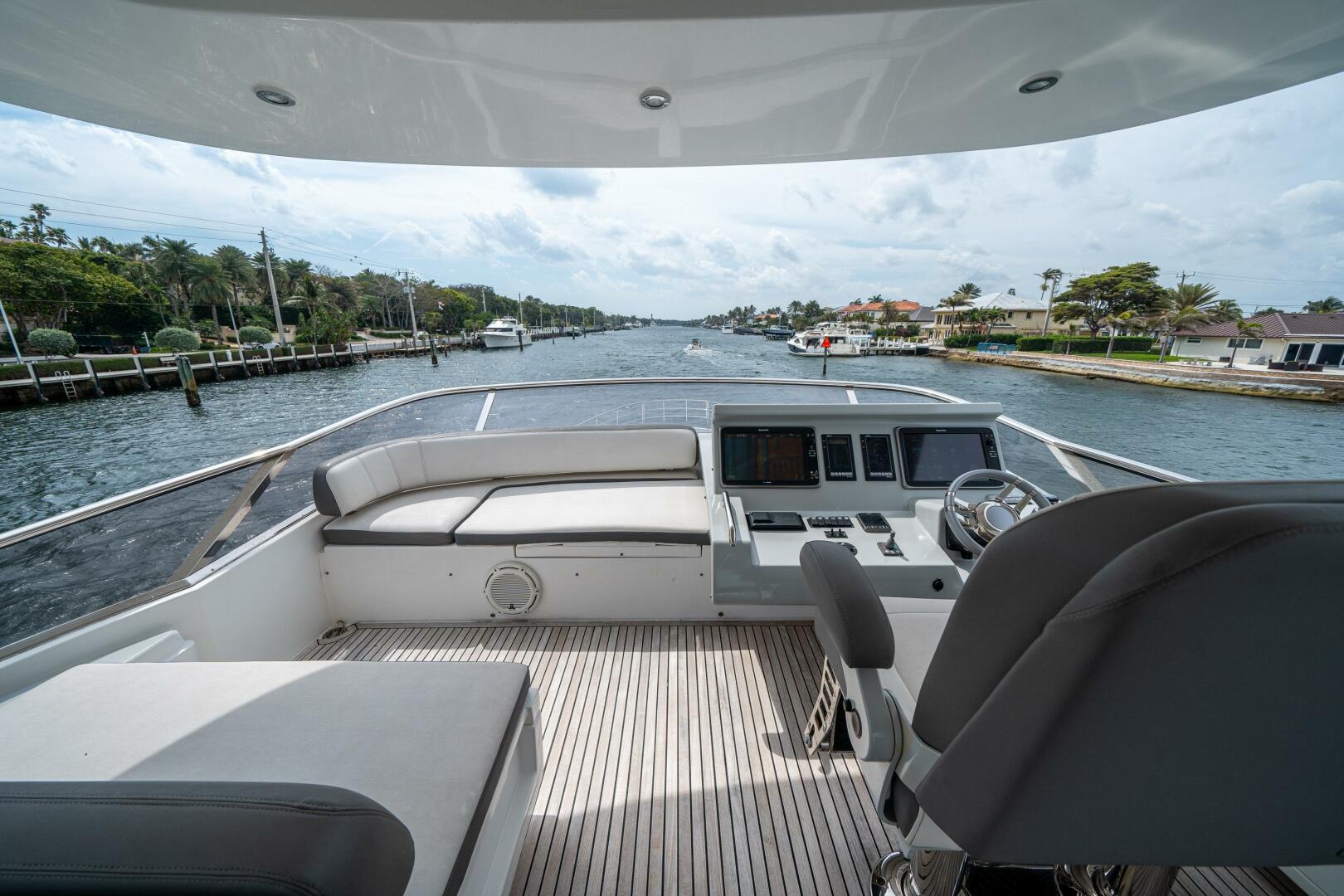 Slide: The Image of Azimut 72 Fly 2016 - 5133184