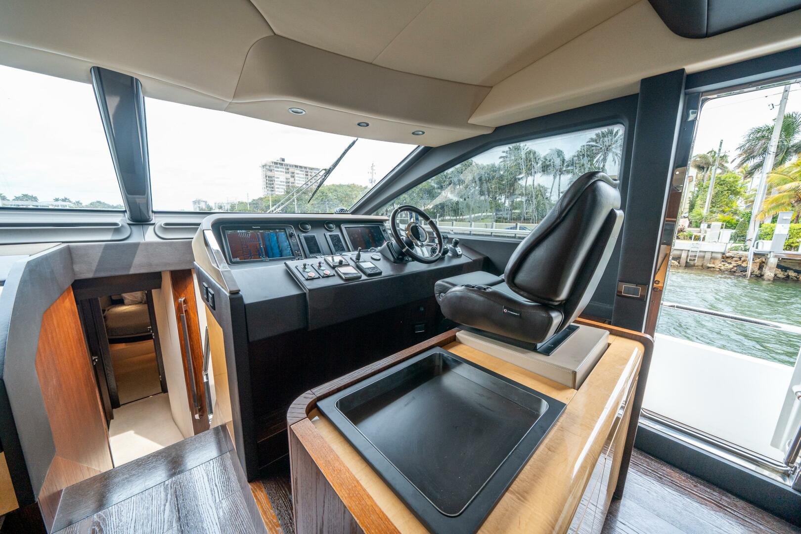 Slide: The Image of Azimut 72 Fly 2016 - 5133199