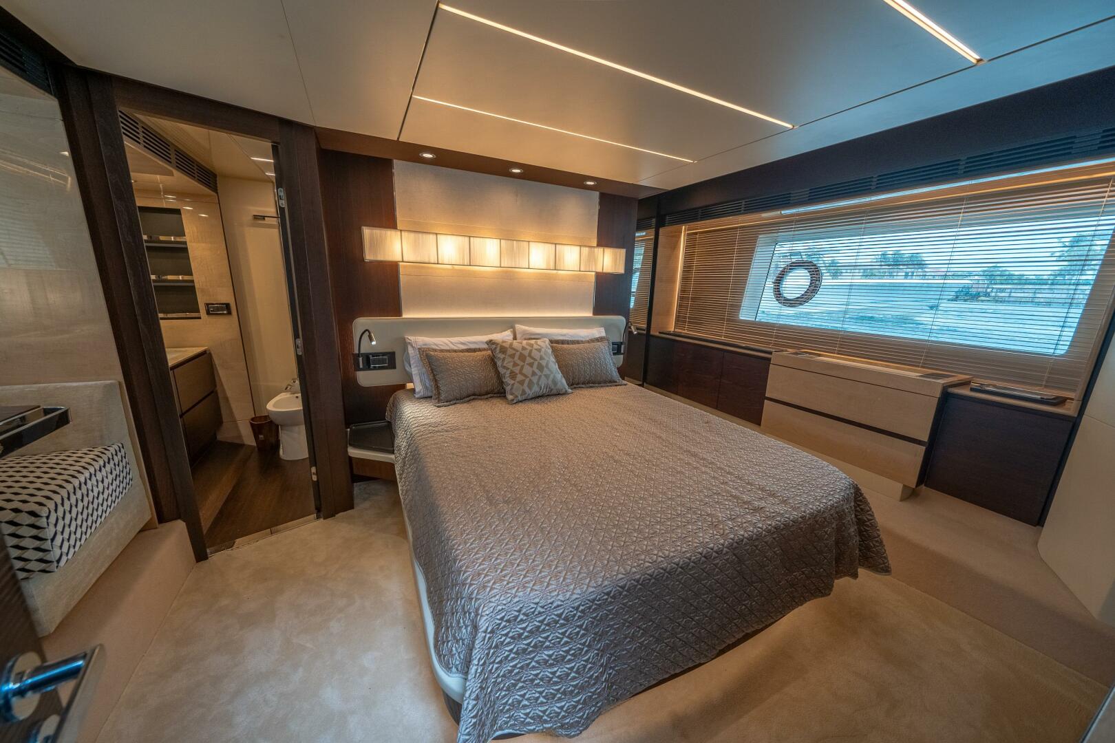 Slide: The Image of Azimut 72 Fly 2016 - 5133202