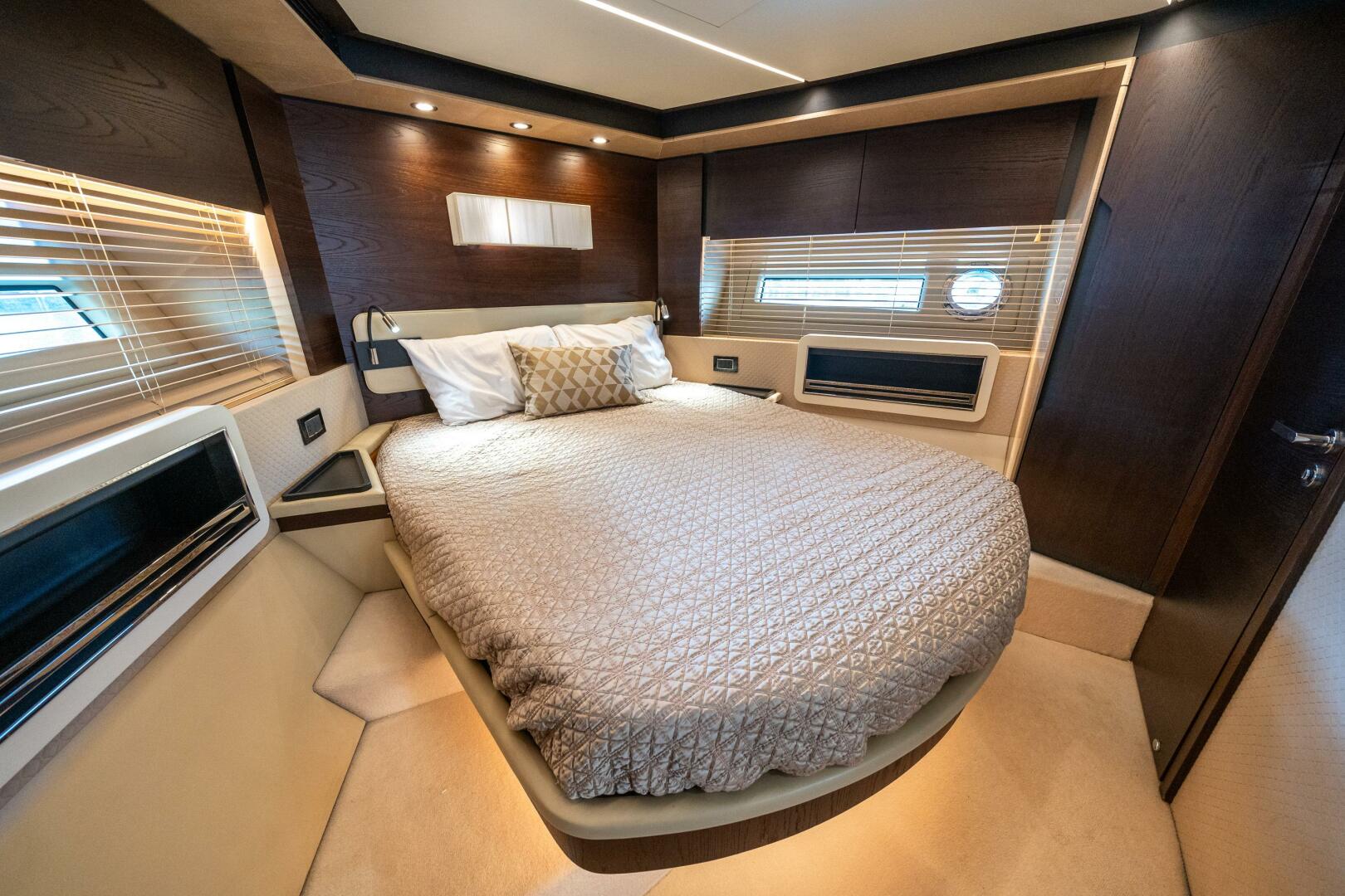 Slide: The Image of Azimut 72 Fly 2016 - 5133210