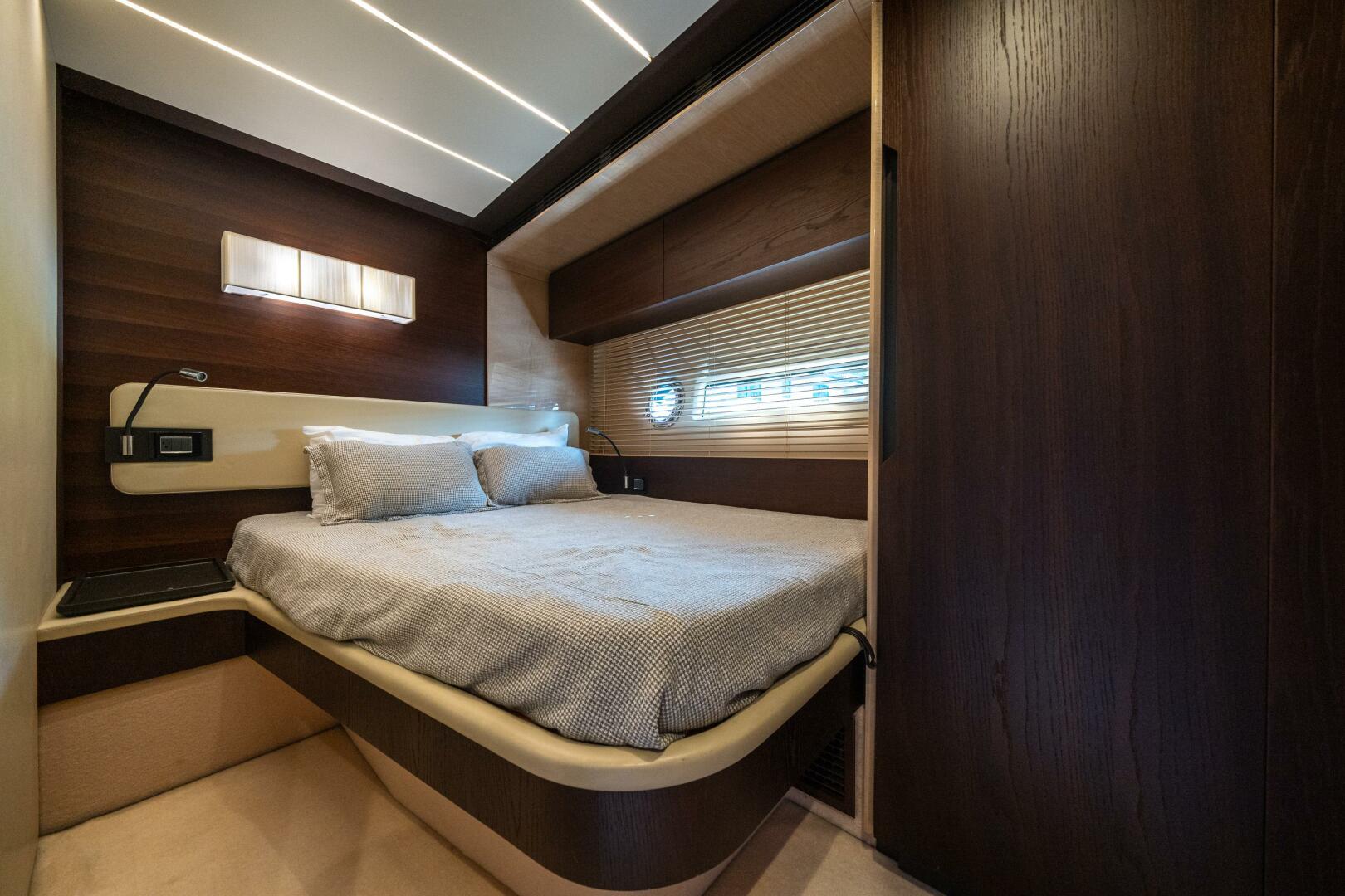 Slide: The Image of Azimut 72 Fly 2016 - 5133213