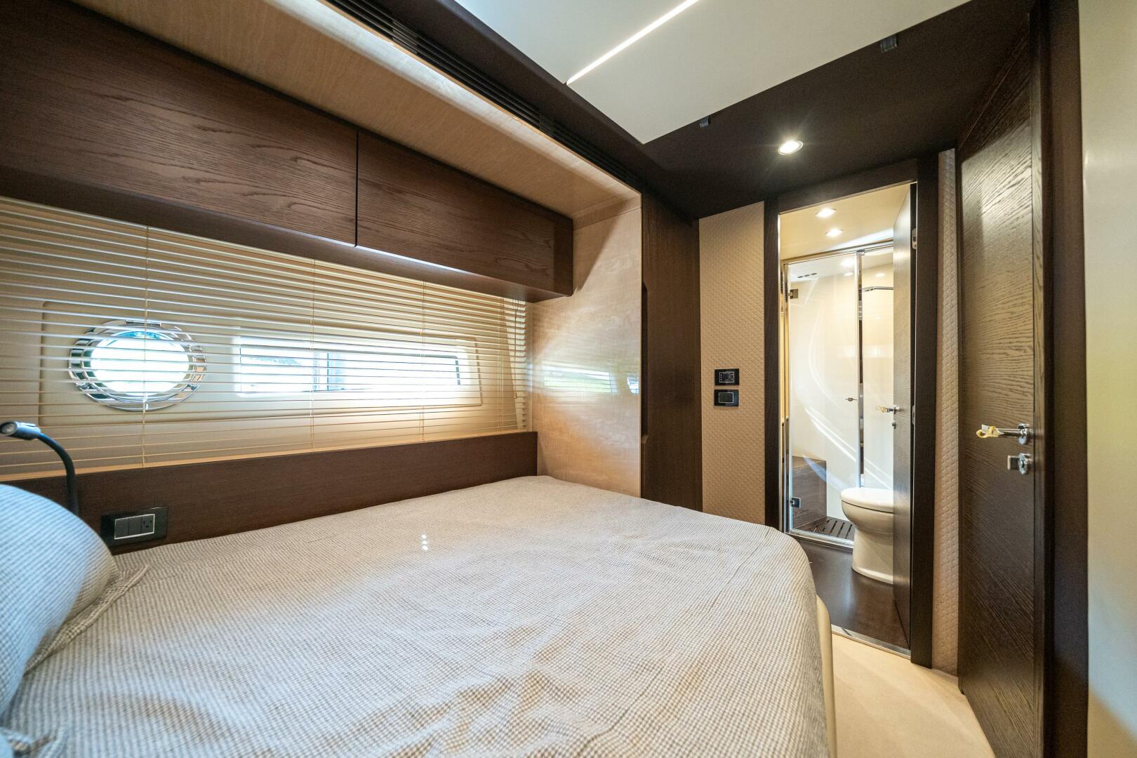 Slide: The Image of Azimut 72 Fly 2016 - 5133214