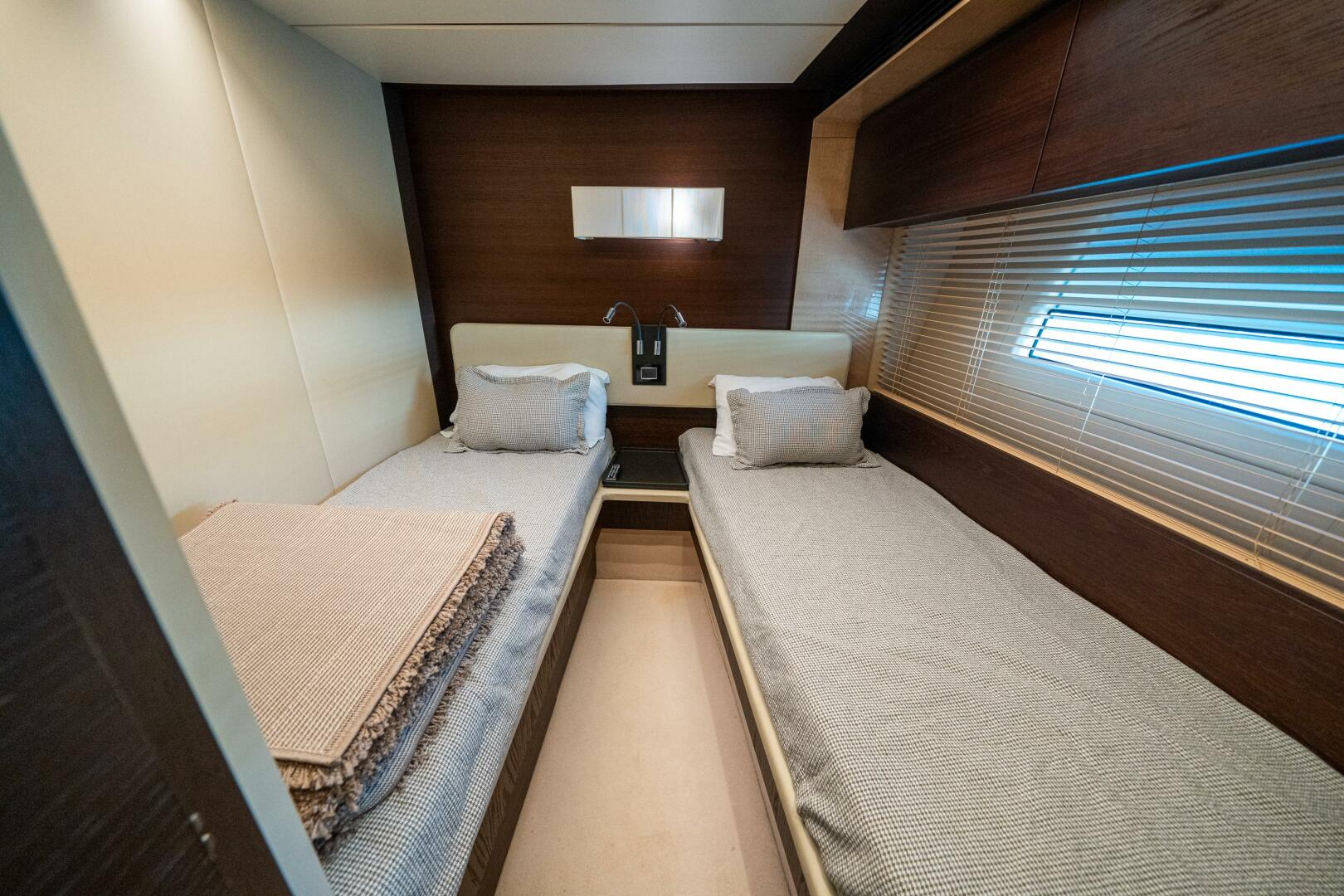 Slide: The Image of Azimut 72 Fly 2016 - 5133216
