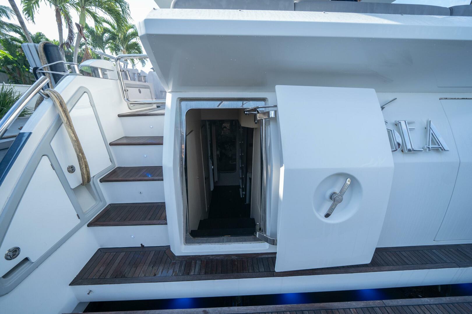 Slide: The Image of Azimut 72 Fly 2016 - 5133221